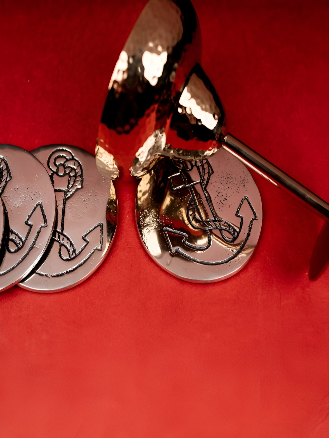 giBOX Silver-Toned 4 Pieces Textured Glossy The Salvation Bar Metal Coasters