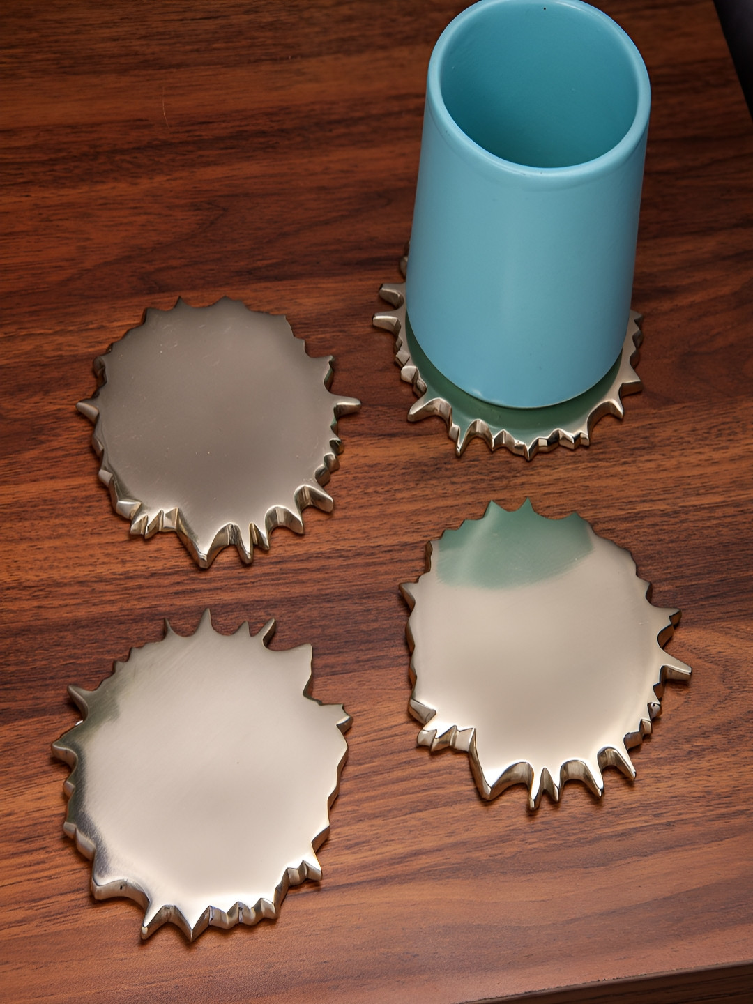 giBOX Gold-Toned 4 Pieces Drop Spilled Glossy Metal Coaster