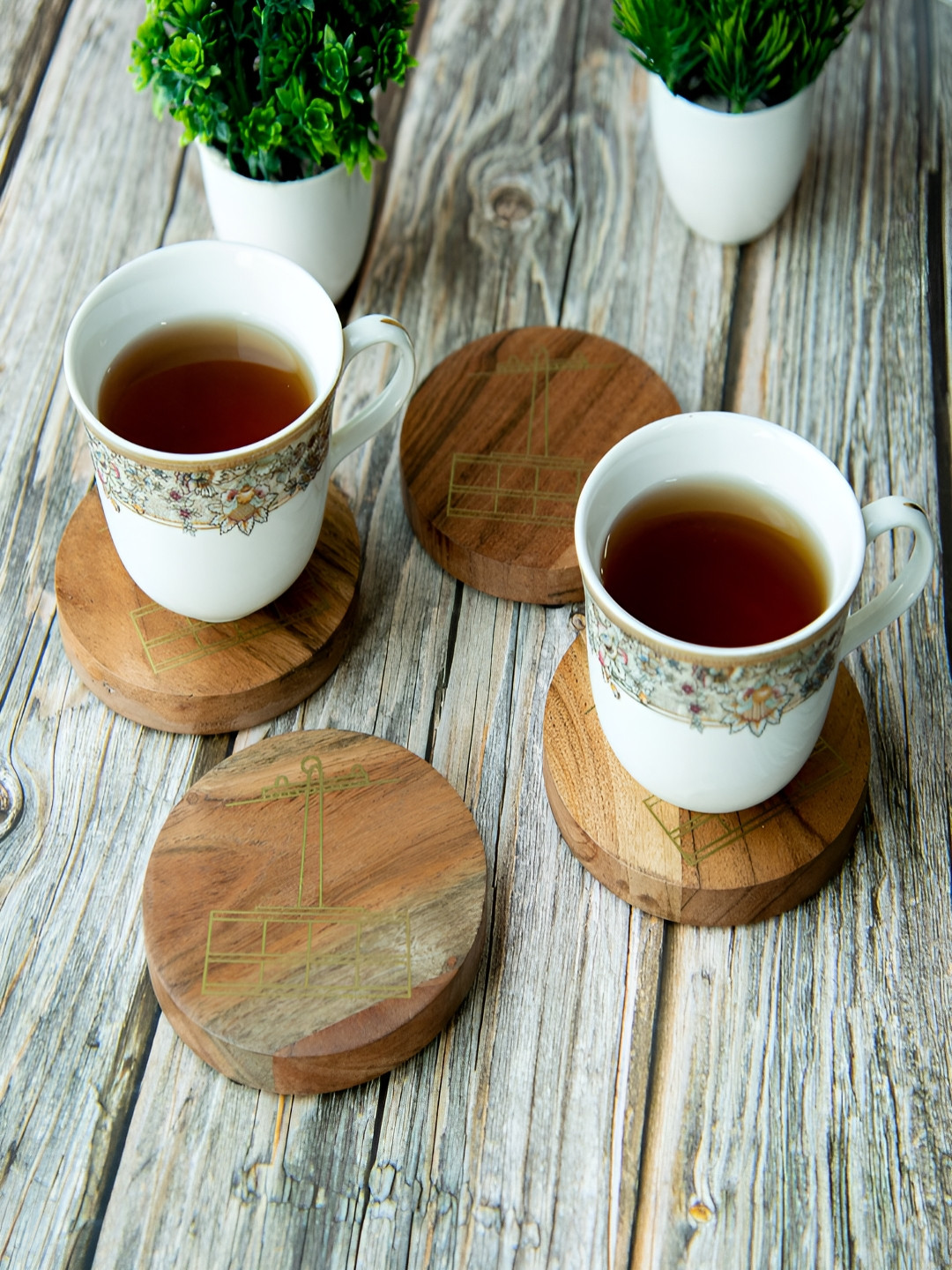giBOX Brown 4 Pieces Printed Wooden Round Decorative Tea Coasters