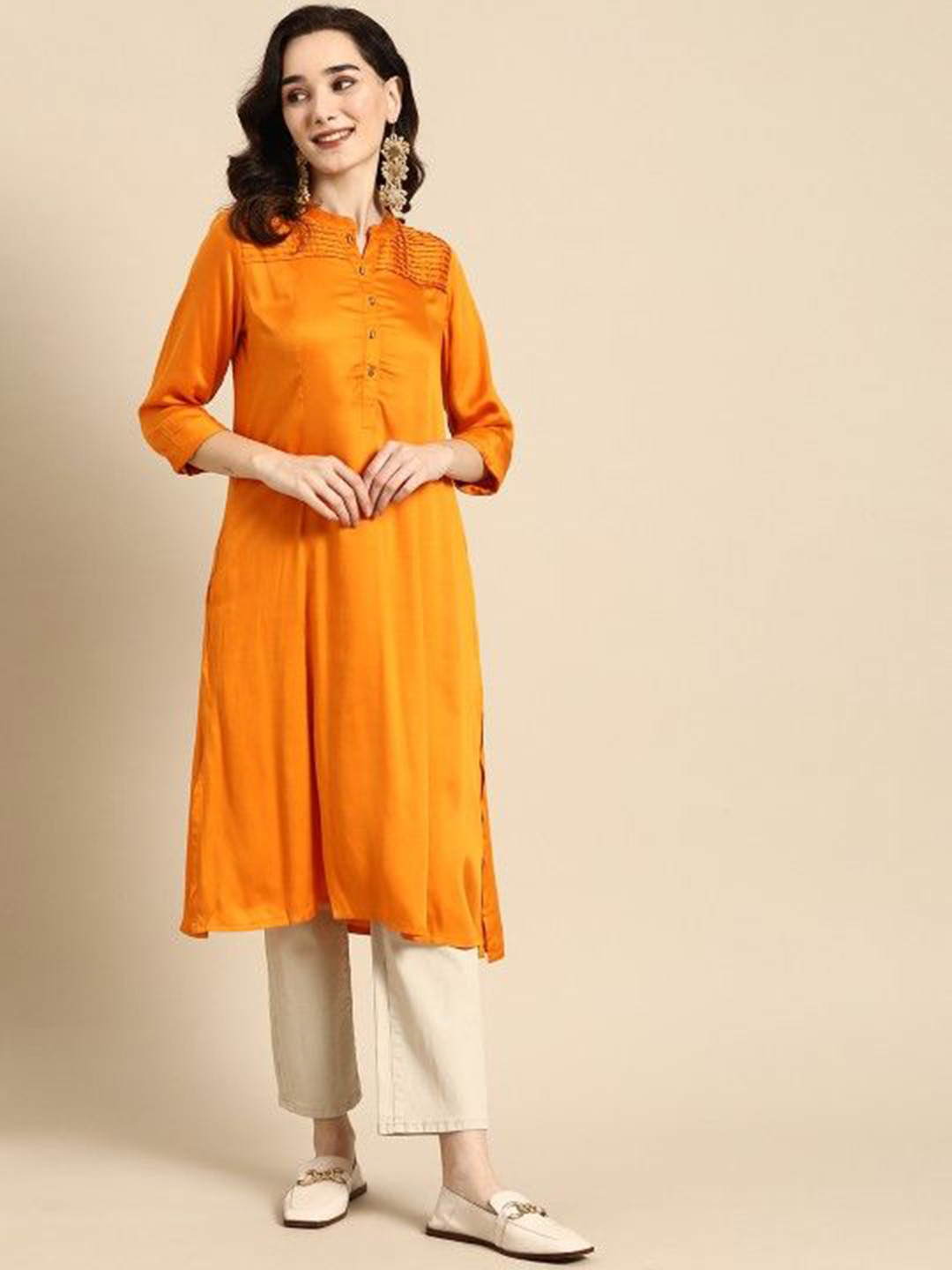 Suha Solid Thread Work Mandarin Collar Straight Kurta