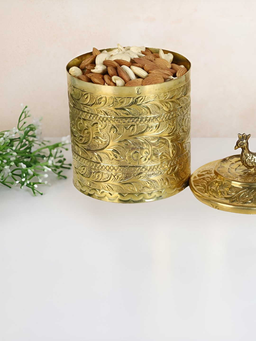 The Home Co. Gold-Toned Gold Leaf Metal Easy To Clean Flip Top Jar