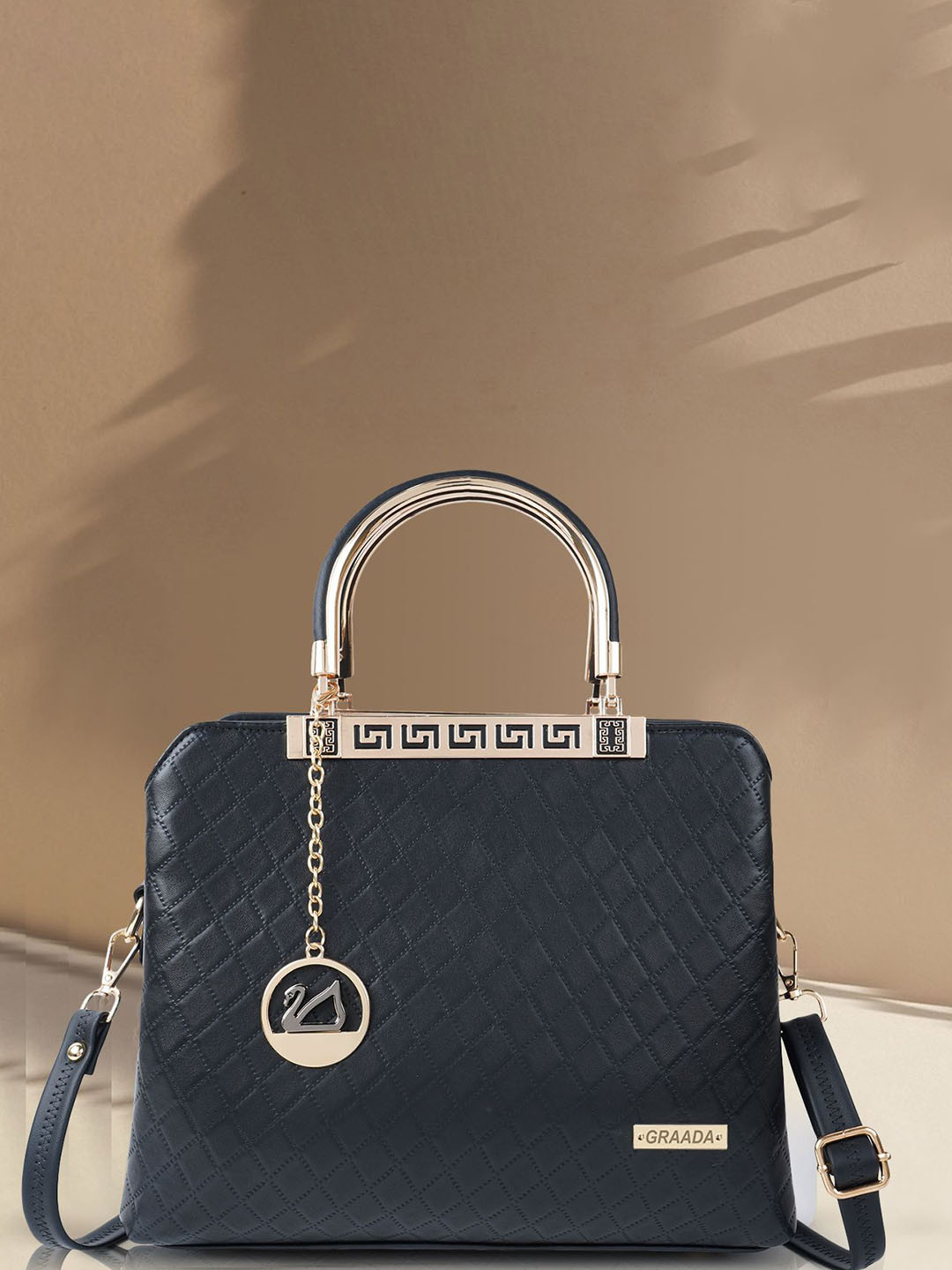 GRAADA Women Solid Handheld Bag With Quilted