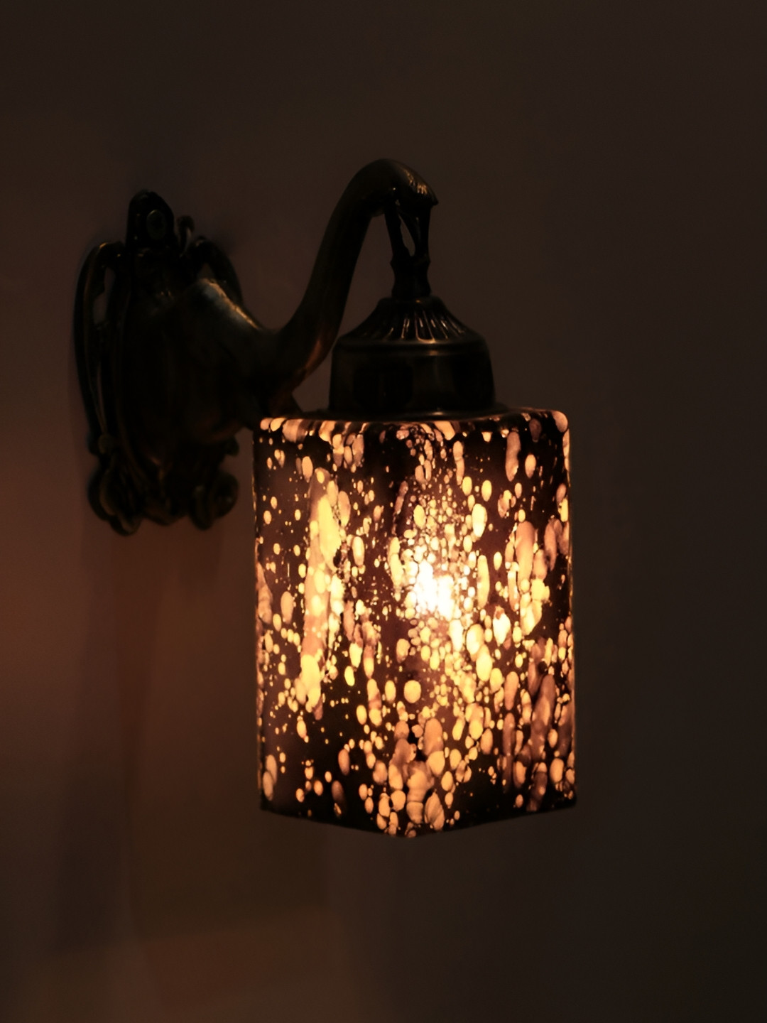 VAGalleryKing Black & White Printed Square Shaped Antique Elephant Design Glass Wall Lamp
