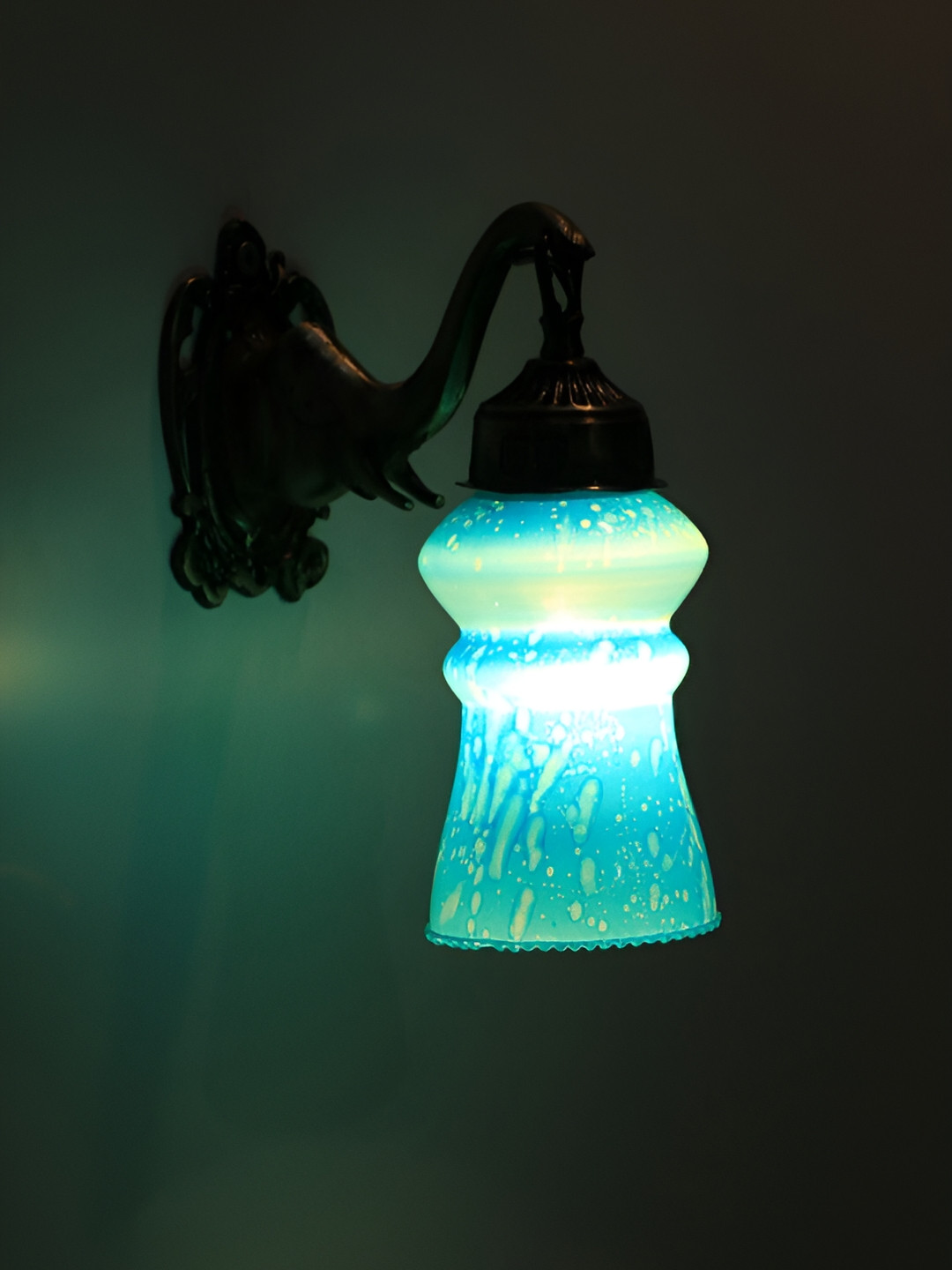 VAGalleryKing Blue & Gold-Toned Textured Glass Elephant Design Abstract Shaped Wall Lamp