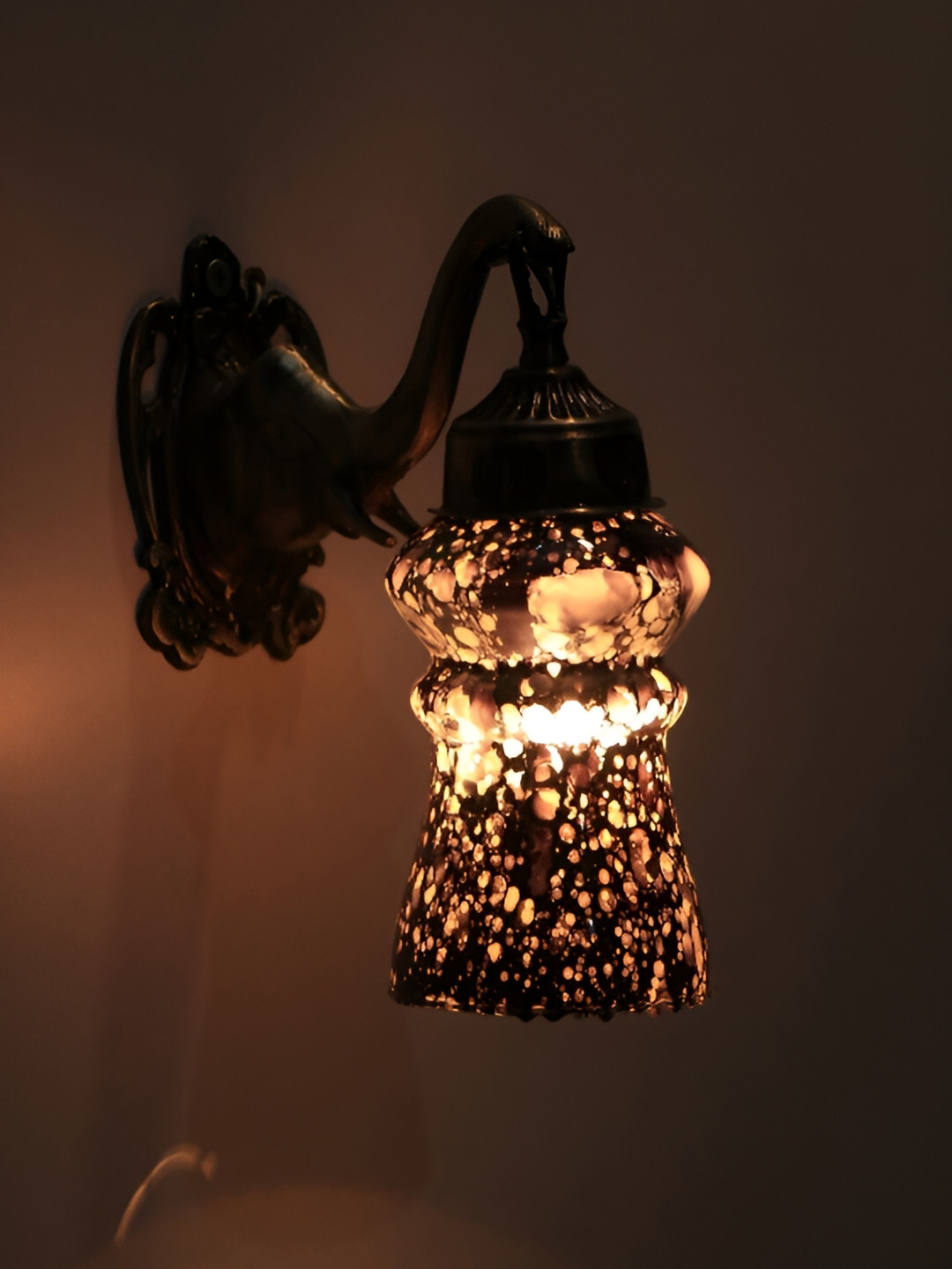 VAGalleryKing Black & White Printed Bell Shaped Antique Elephant Design Glass Wall Lamp