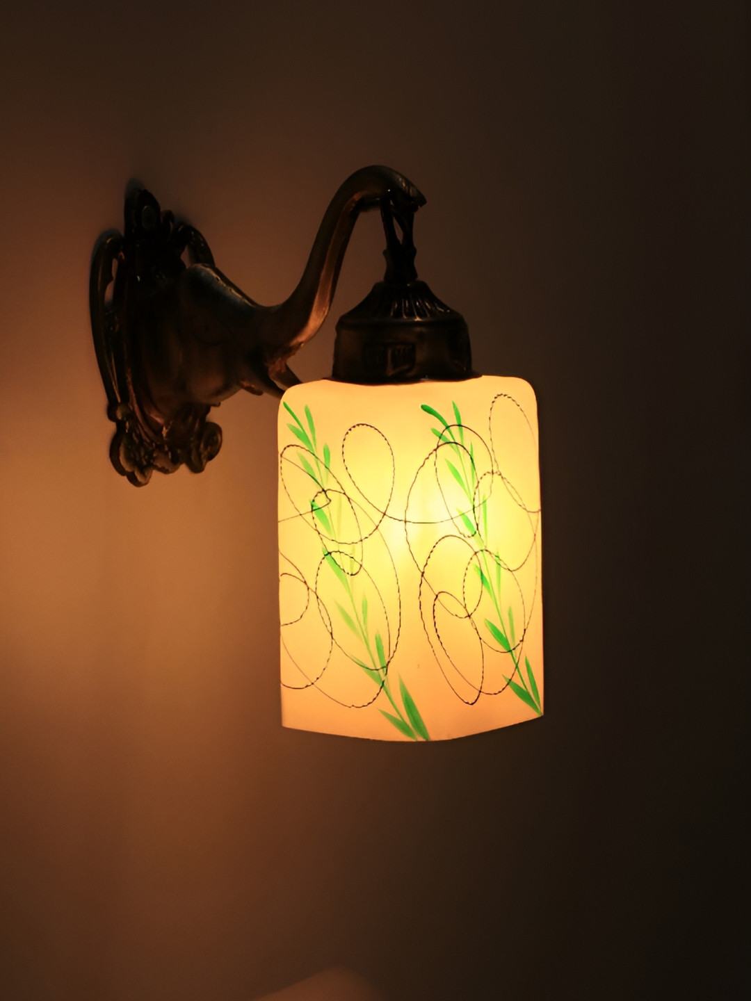 VAGalleryKing Green & White Printed Glass Rectangle Shaped Wall Lamp