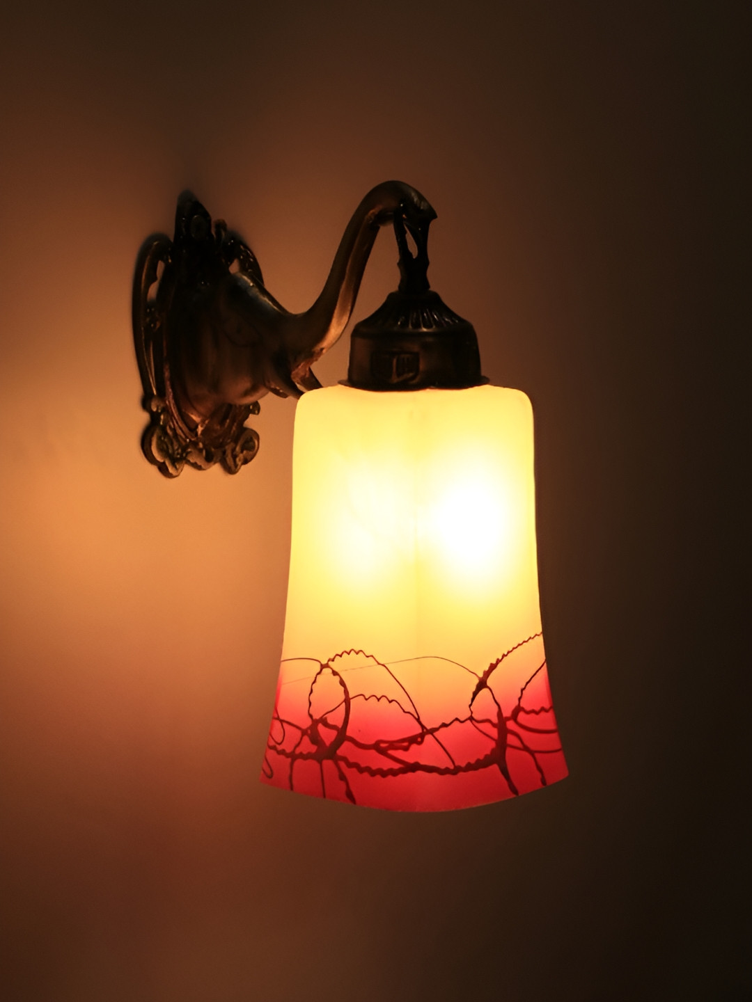 VAGalleryKing Pink & White Textured Glass Elephant Design Bell Shaped Wall Lamp