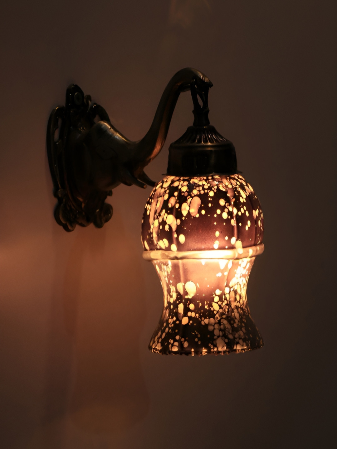 VAGalleryKing Black & White Printed Bell Shaped Antique Elephant Design Glass Wall Lamp