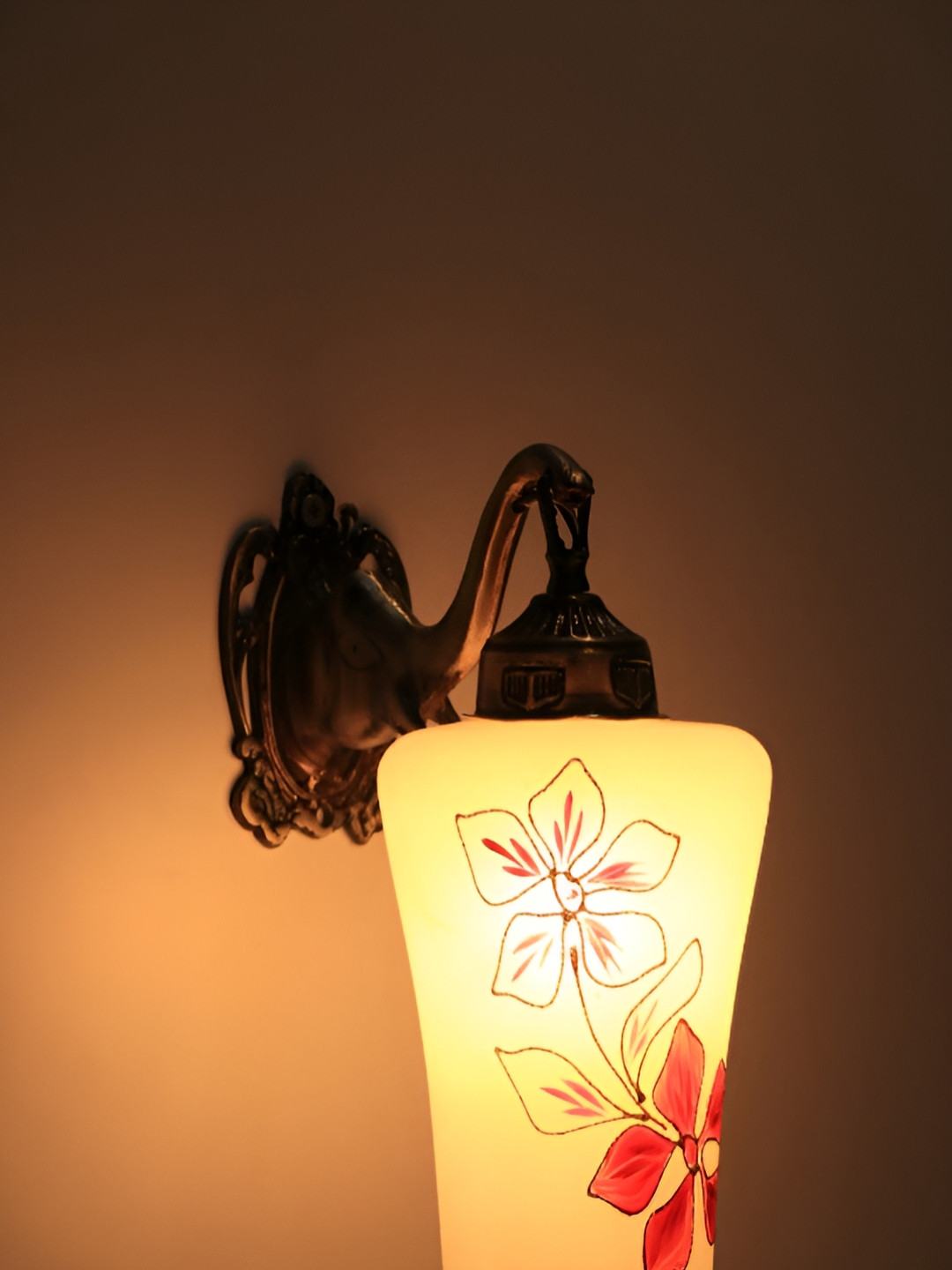 VAGalleryKing White & Red Printed Bell Shaped Elephant Design Glass Wall Lamp