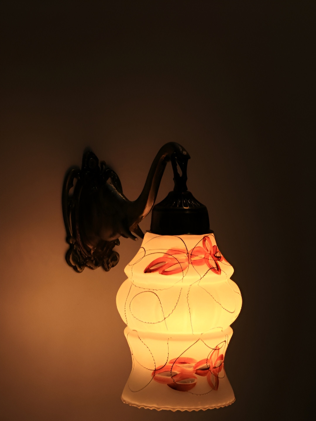 VAGalleryKing Gold-Toned & White Textured Glass Abstract Shaped Elephant Design Wall Lamp