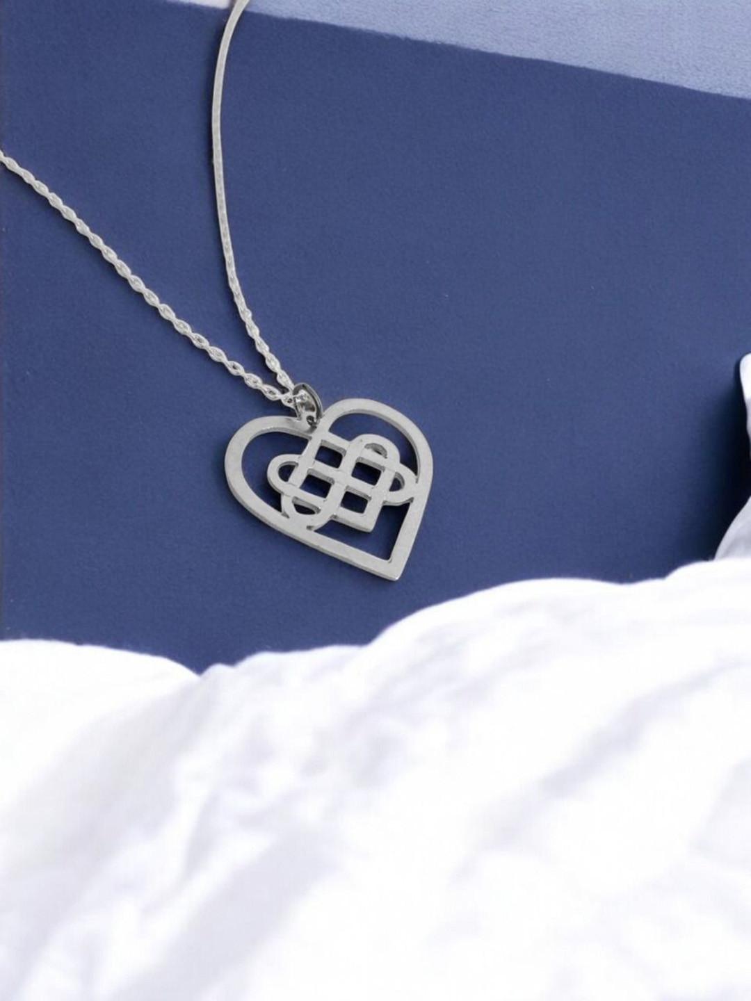 Goldnera Sweetheart Sparkle 925 Sterling Silver Heart Shaped Pendant With Chain