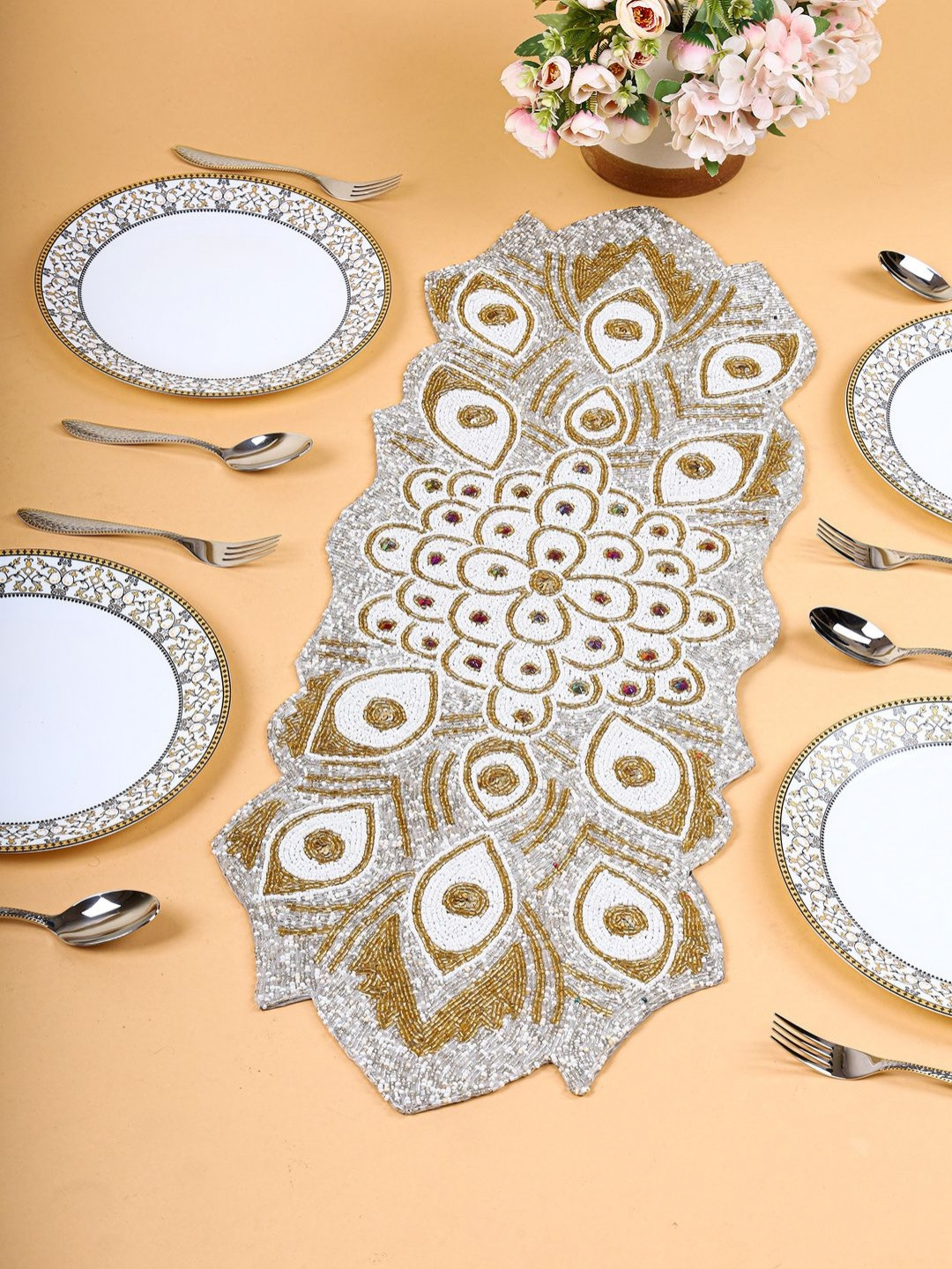YWULY White & Gold-Toned Floral Beaded Acrylic Table Runner
