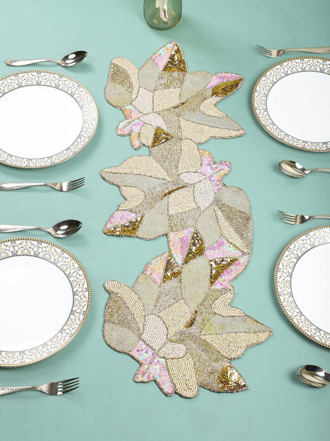 YWULY Beige & Pink Floral Beaded Acrylic Table Runner