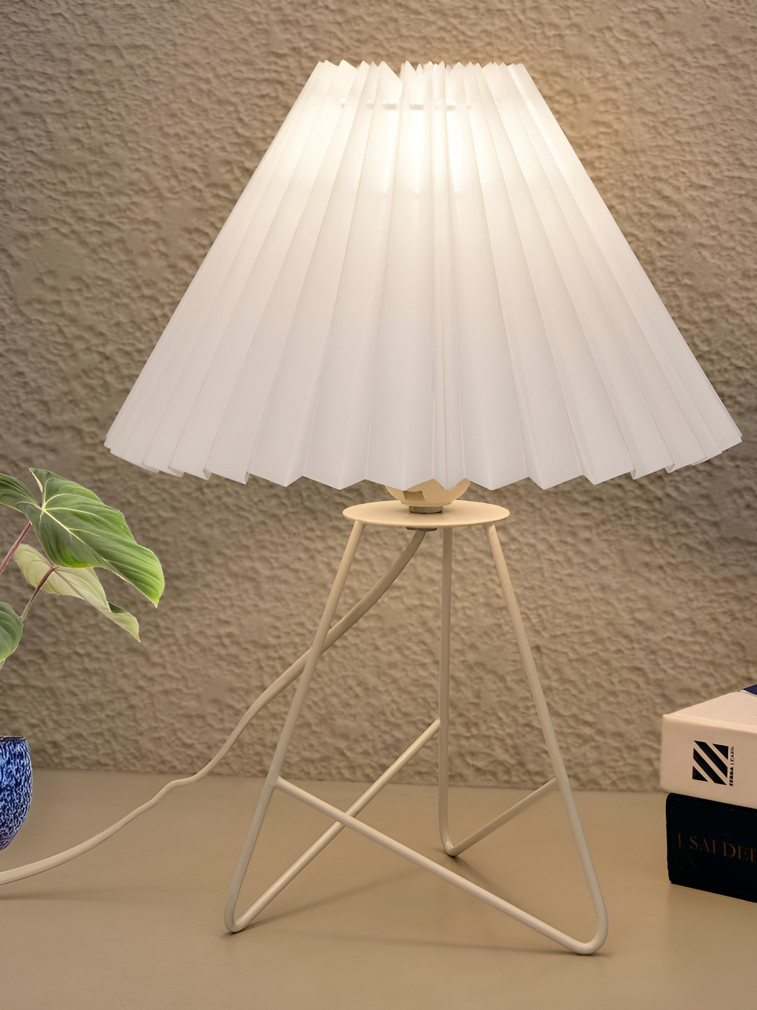 Homesake White Frustum Shaped Retro Down Wire Metal Table Lamp