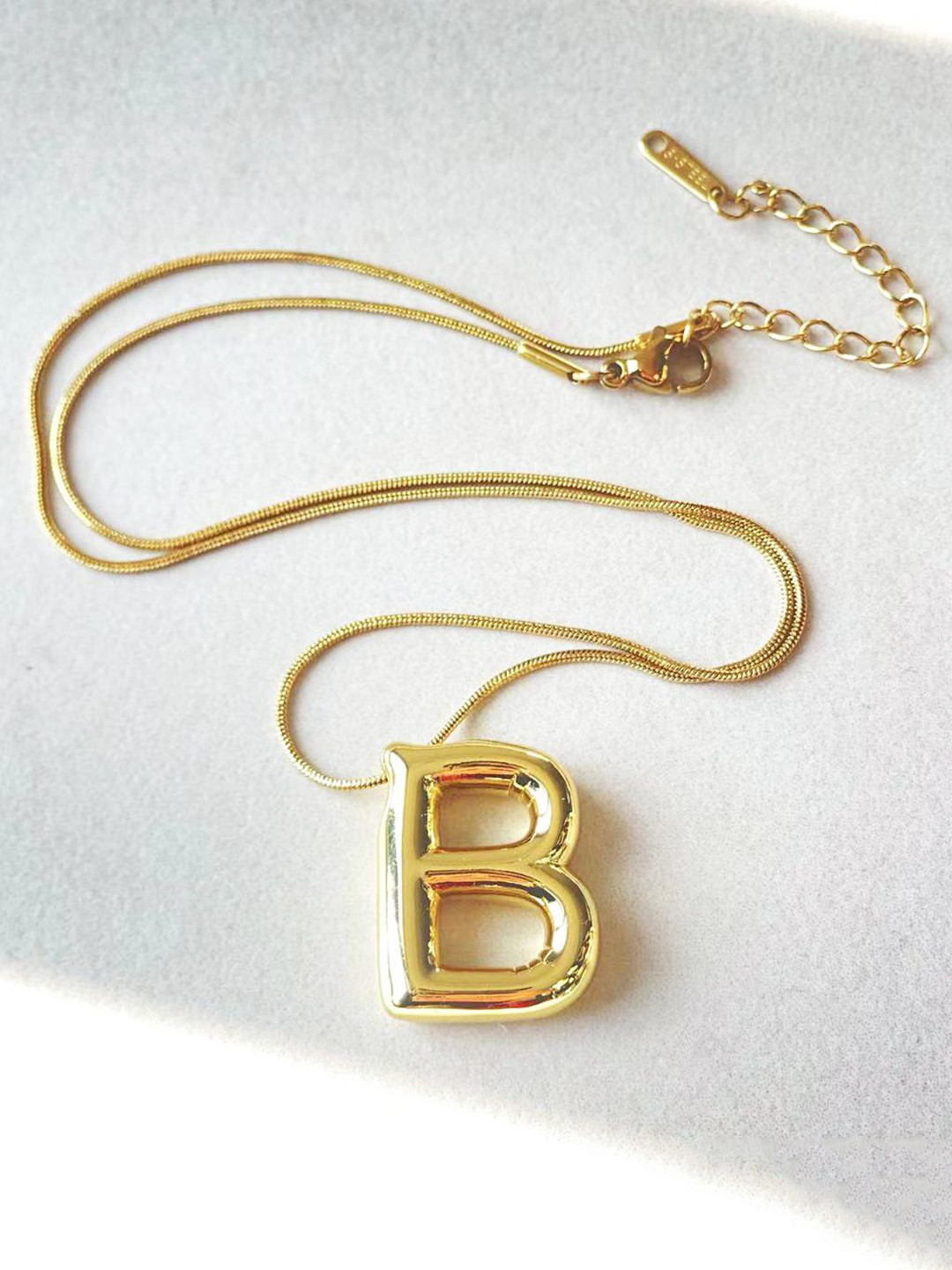 MEENAZ Gold-Plated Stainless Steel Anti-Tarnish B Initial Alphabet Pendant With Chain