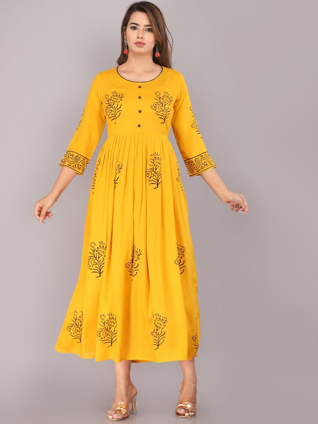 PRIYAGANI GARMENTS Floral Printed Pleated Round Neck Anarkali Kurta