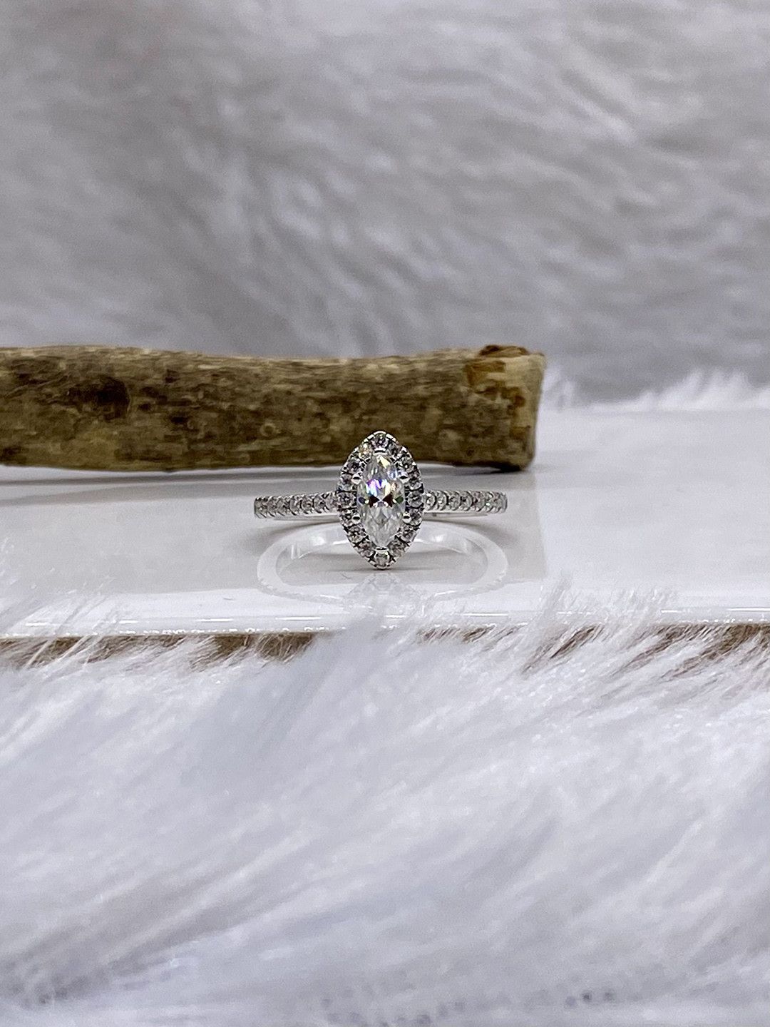 Cutiefy By Fiona diamonds Sterling Silver-Plated Stone-Studded Lirabel Moissanite Ring