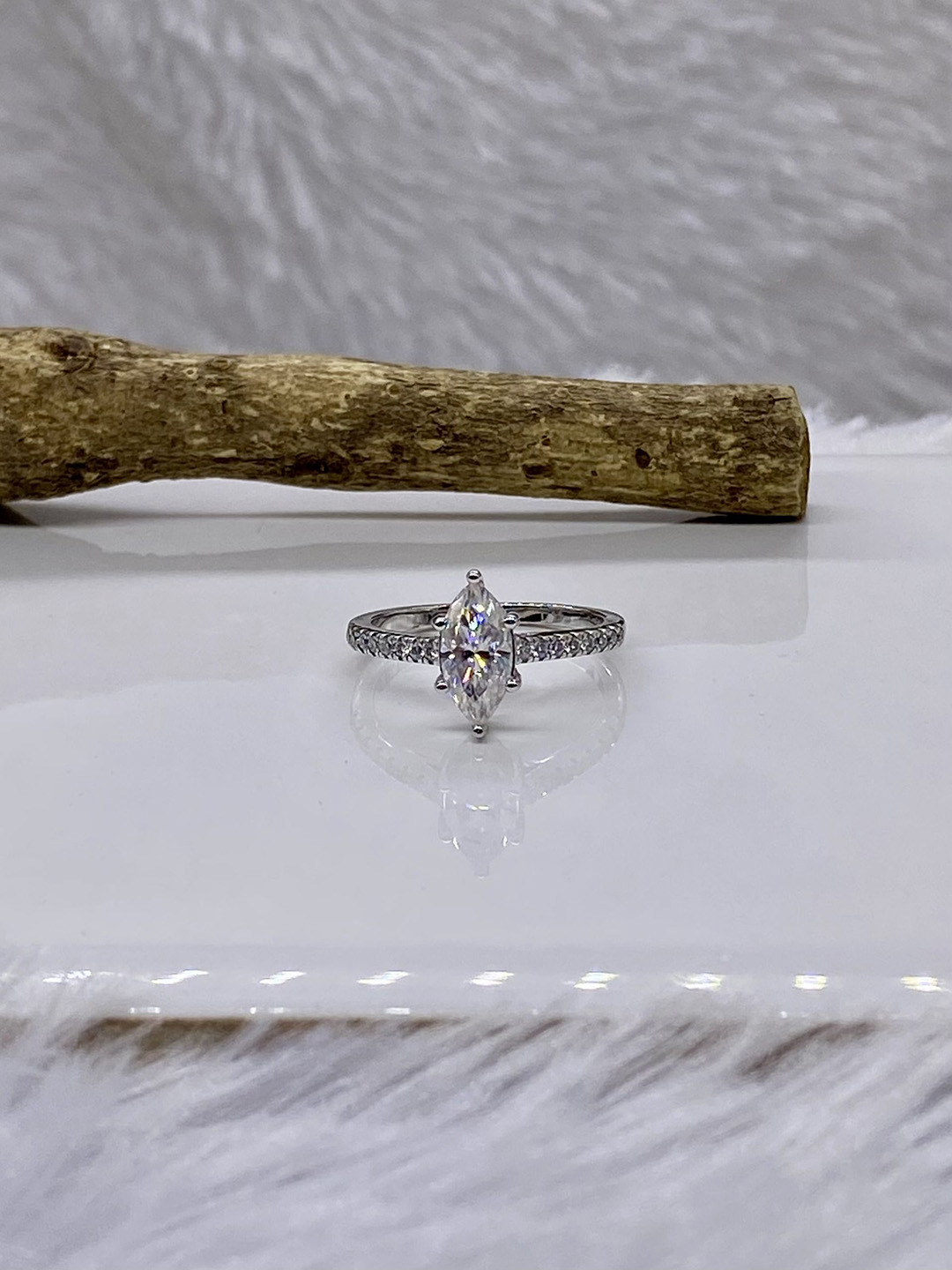 Cutiefy By Fiona diamonds Bellora Moissanite 925 Sterling Silver-Plated Stone-Studded Ring