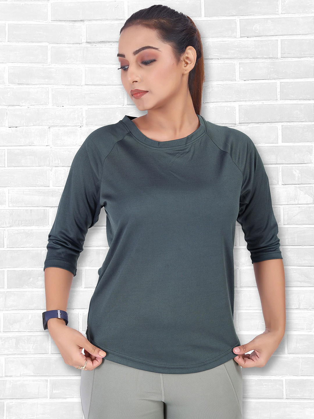 MYO2 Women Solid Round Neck T-shirt
