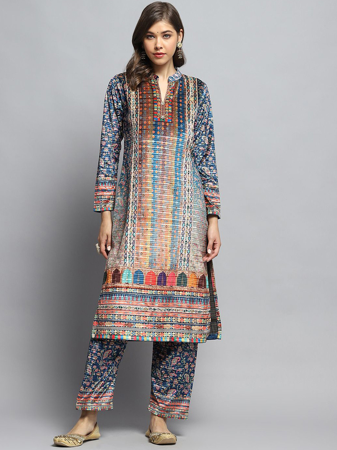 Monte Carlo Ethnic Motifs Printed Mandarin Collar Straight Kurta With Trouser & Pouch Bag