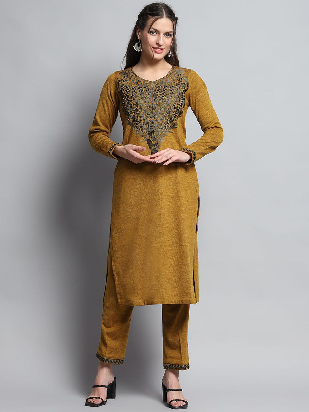 Monte Carlo Floral Thread Work Round Neck Straight Kurta with Trousers