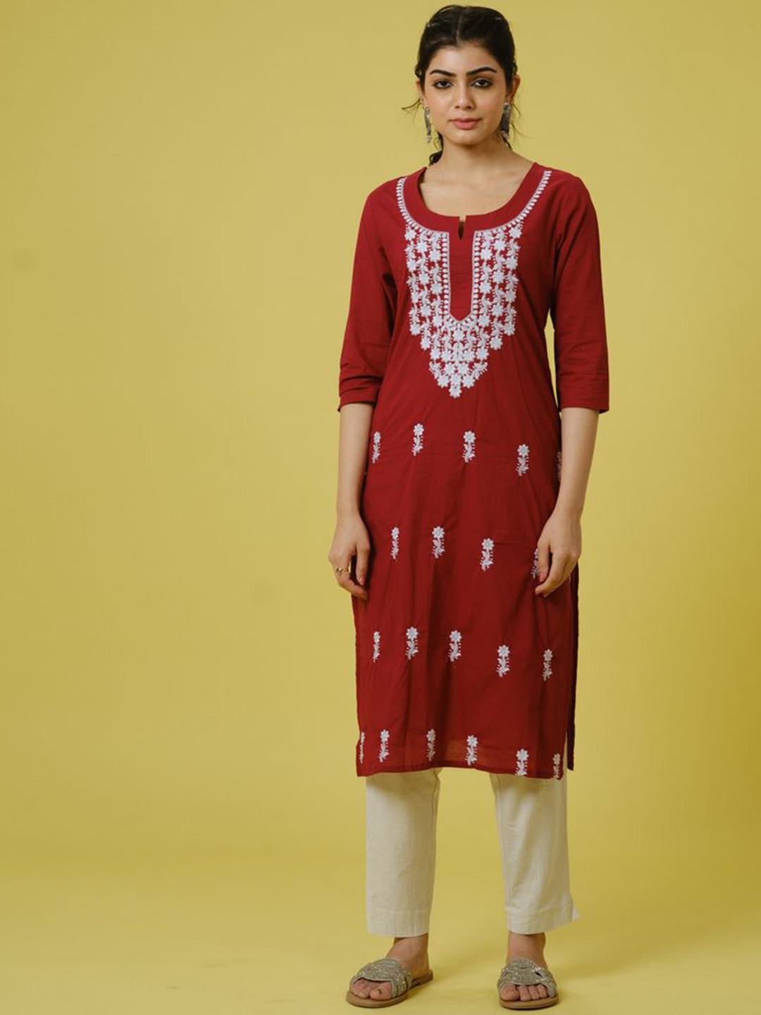 Hassu's Embroidered Thread Work Round Neck With Yoke Design Regular Kurta