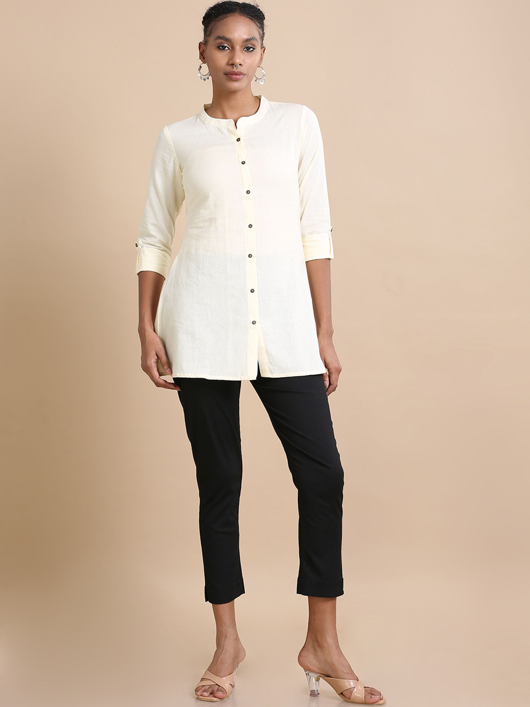 Hassu's Mandarin Collar Roll-Up Sleeves Straight Kurta