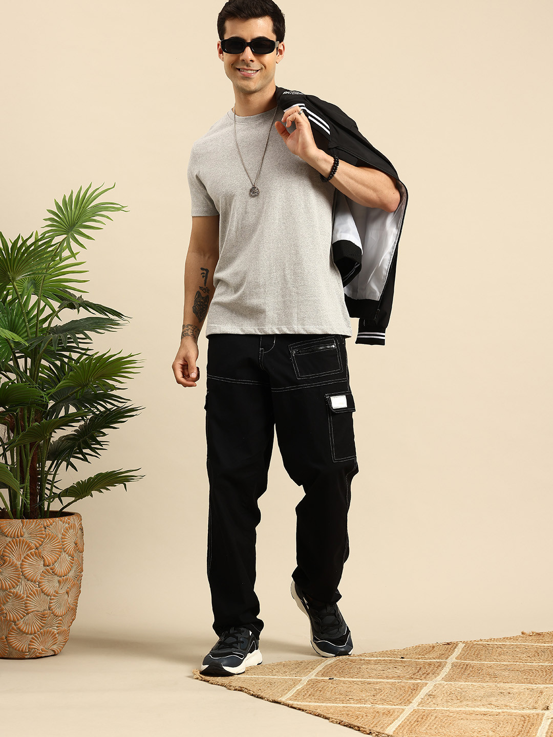 Mast & Harbour Round Neck Solid T-shirt