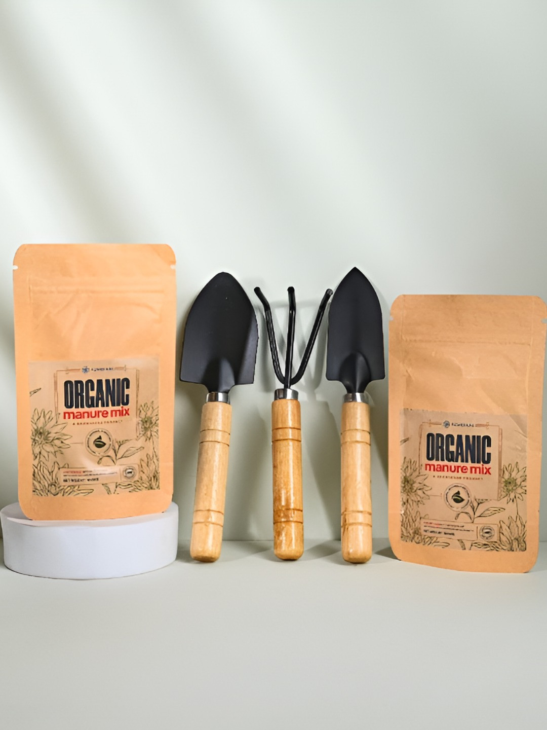 Floweraura Beige 3 Pieces Metal Gardening Tool Kit With Wooden Grip