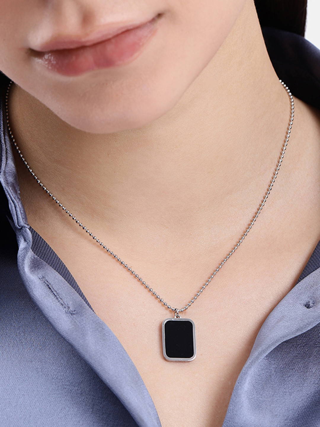 DressBerry Square Pendent With Chain