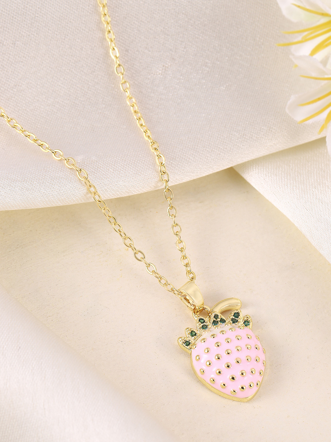 DressBerry Gold Toned Chain and Pendant