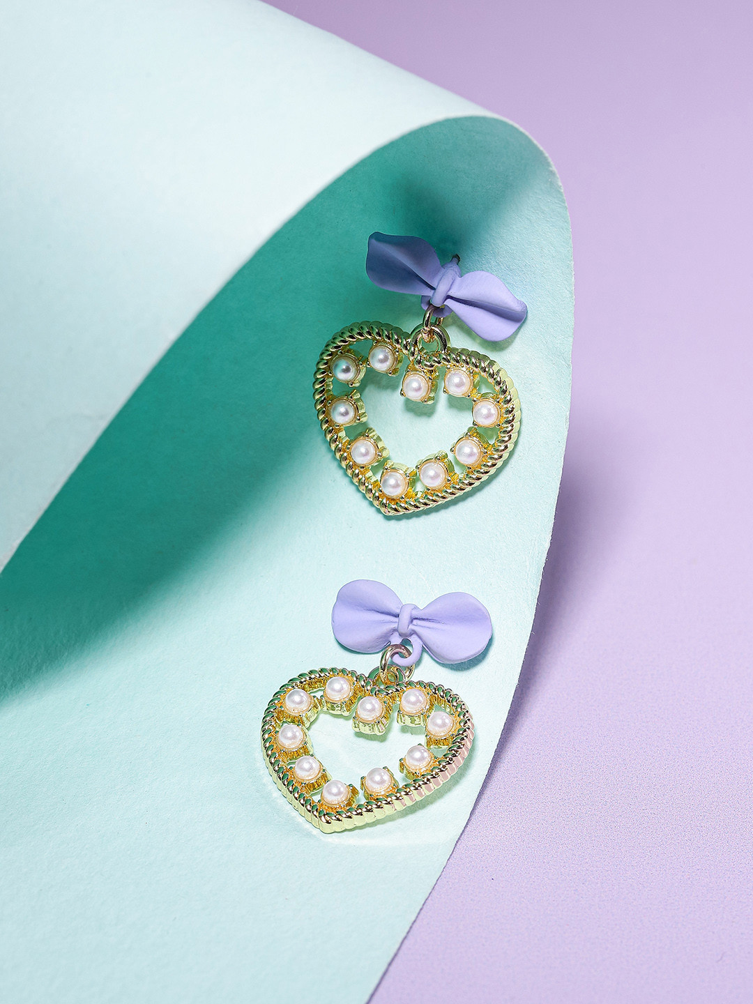 DressBerry Heart & Bow Design Contemporary Drop Earrings