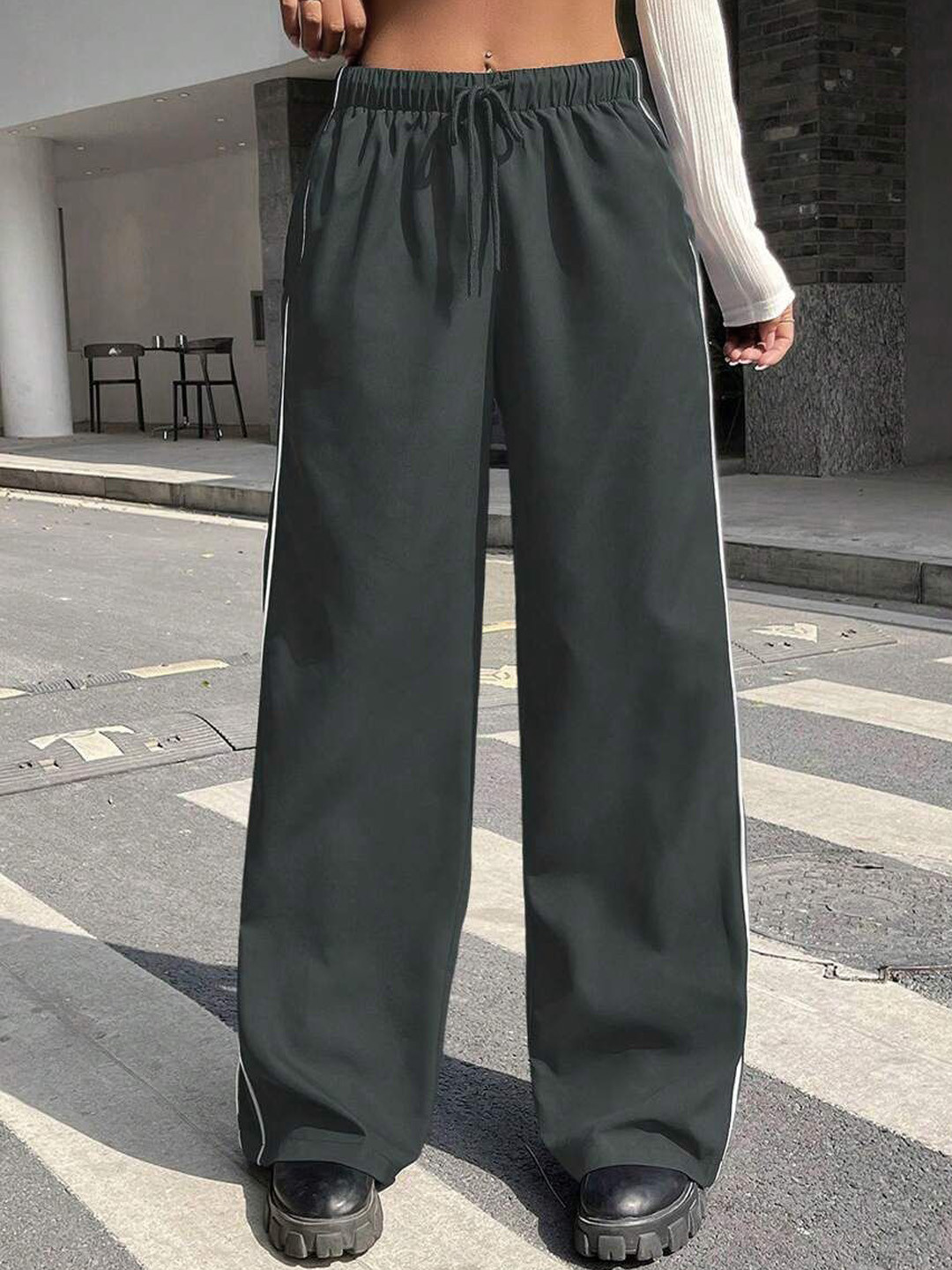 Stylecast X Slyck Women Comfort Loose Fit Pleated Track Pant