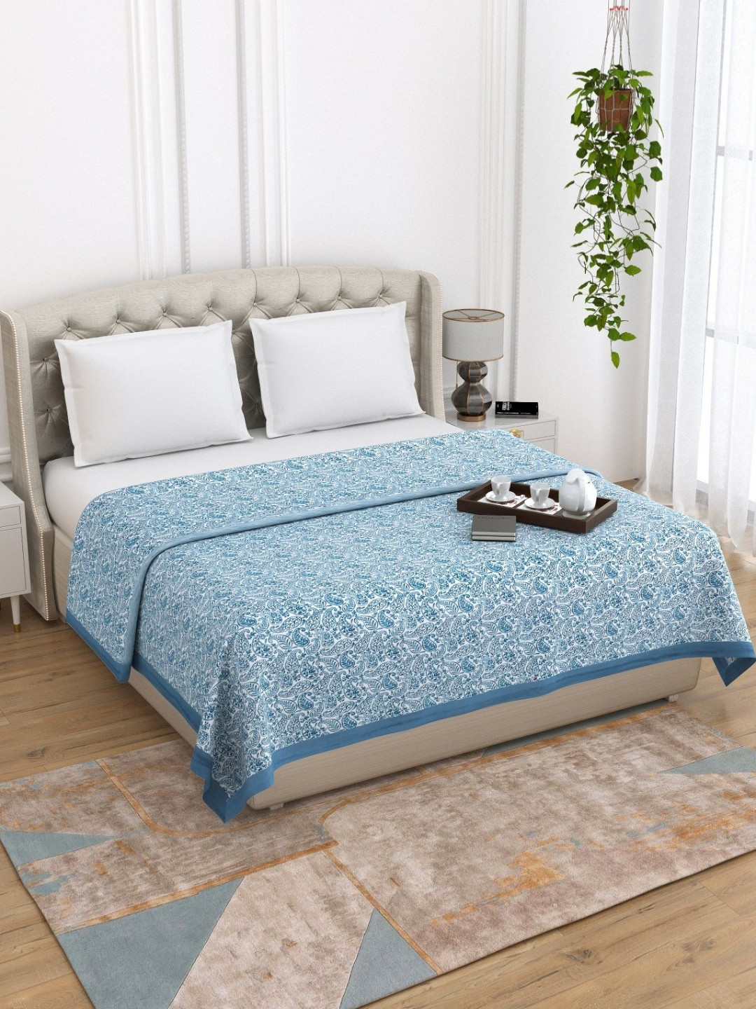 THE LINEN COMPANY Blue & White Floral Mild Winter 120 GSM Double Bed Dohar