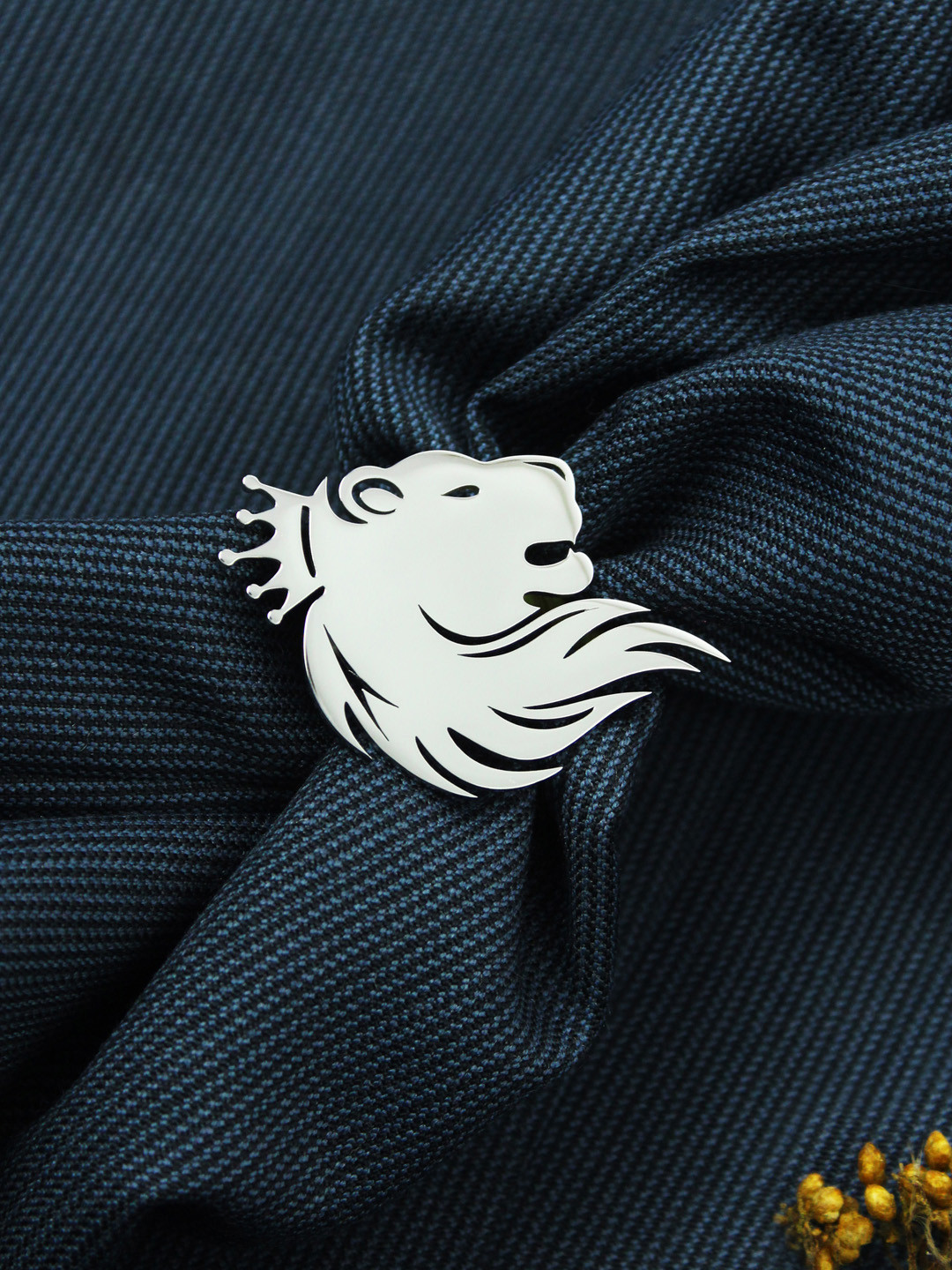 House of Pataudi Men Silver-Plated Lion King Stainless Steel Brooch