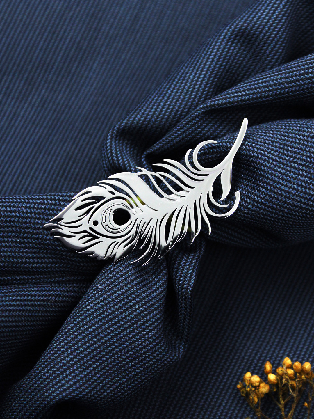 House of Pataudi Men Silver-Plated Peacock Feather Brooch