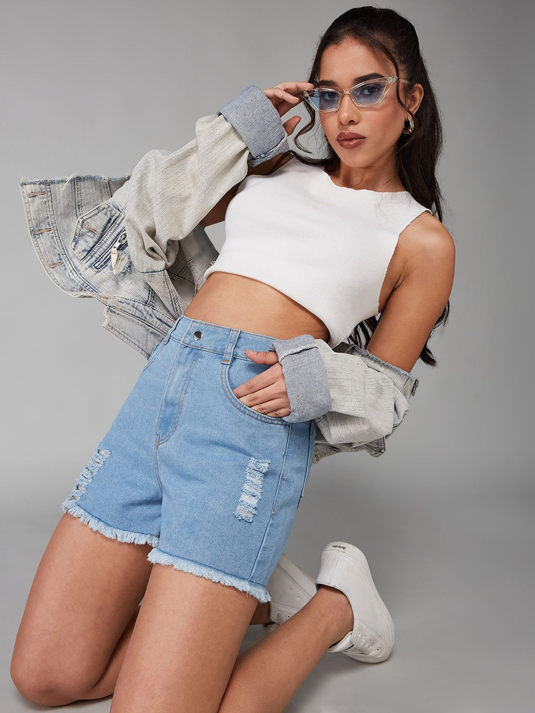 DOLCE CRUDO Women's Relaxed Mid Rise High Distress Regular Non Stretchable Denim Shorts