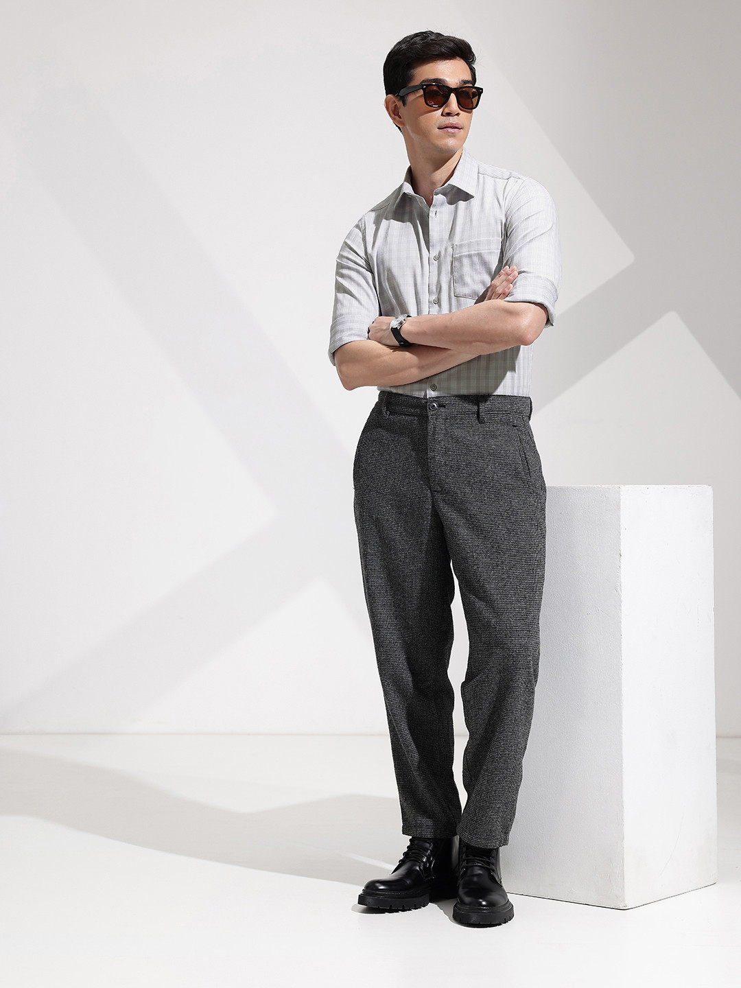 INVICTUS Urban Slim Fit Opaque Checked Formal Shirt