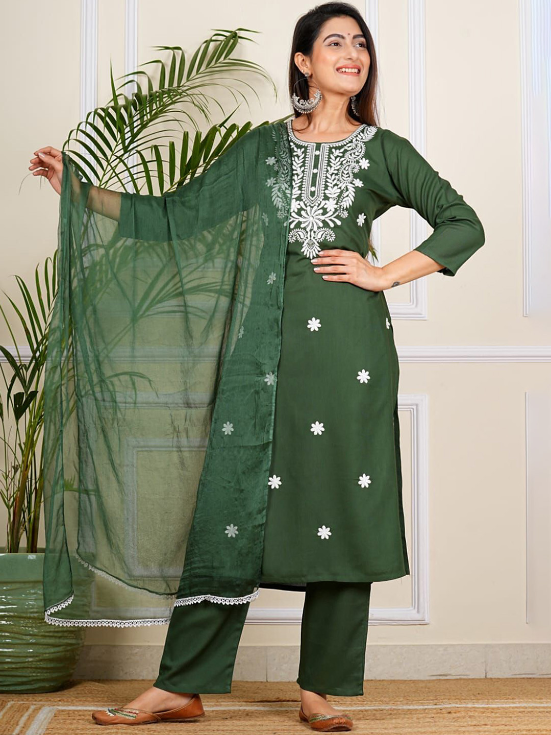 DEVIDINO Floral Embroidered Straight Thread Work Kurta With Trousers And Dupatta