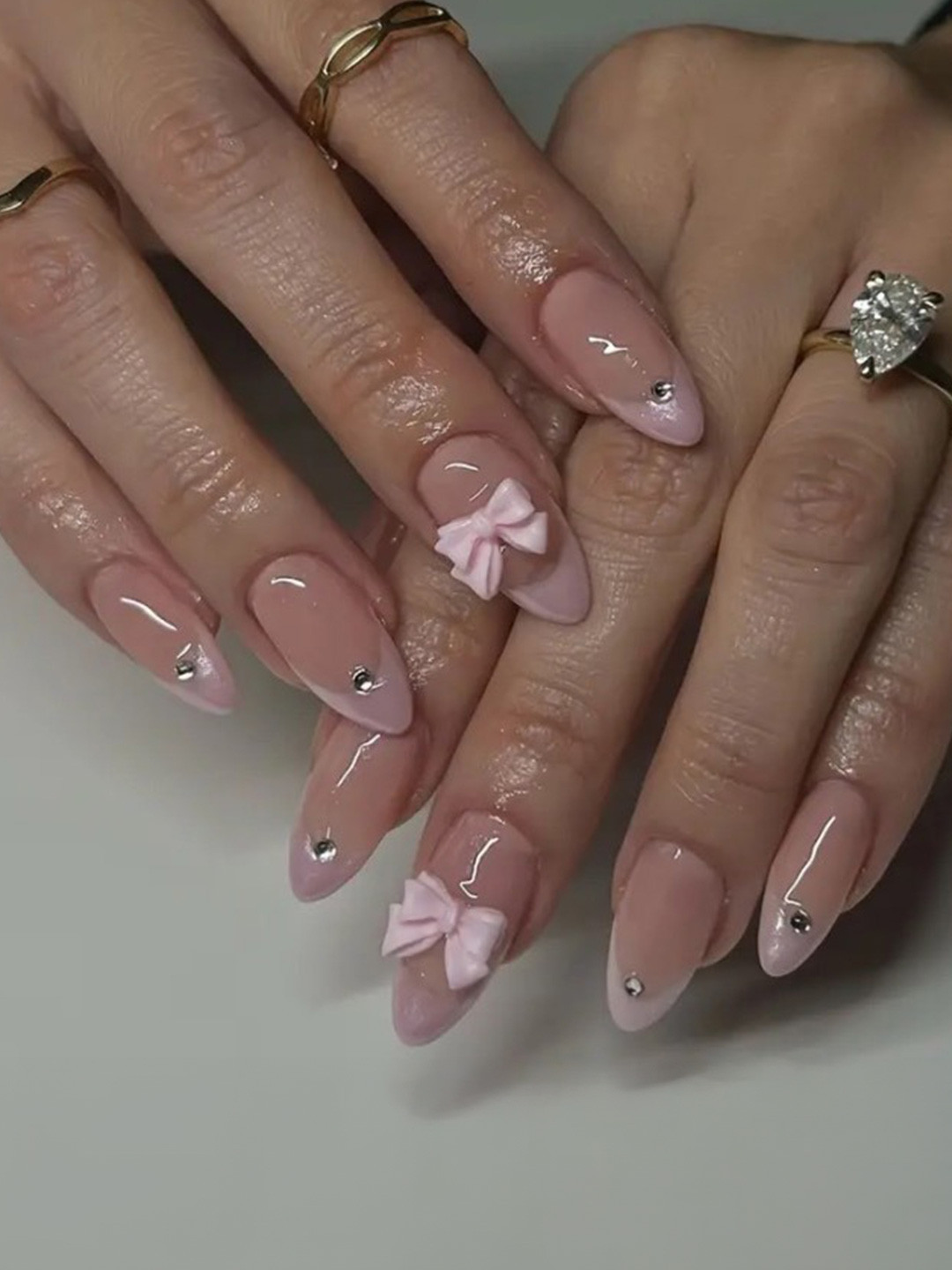 The Pink Truck 24-Pcs Artificial Reusable Nails With Bow Design With Glue- Pink & Nude