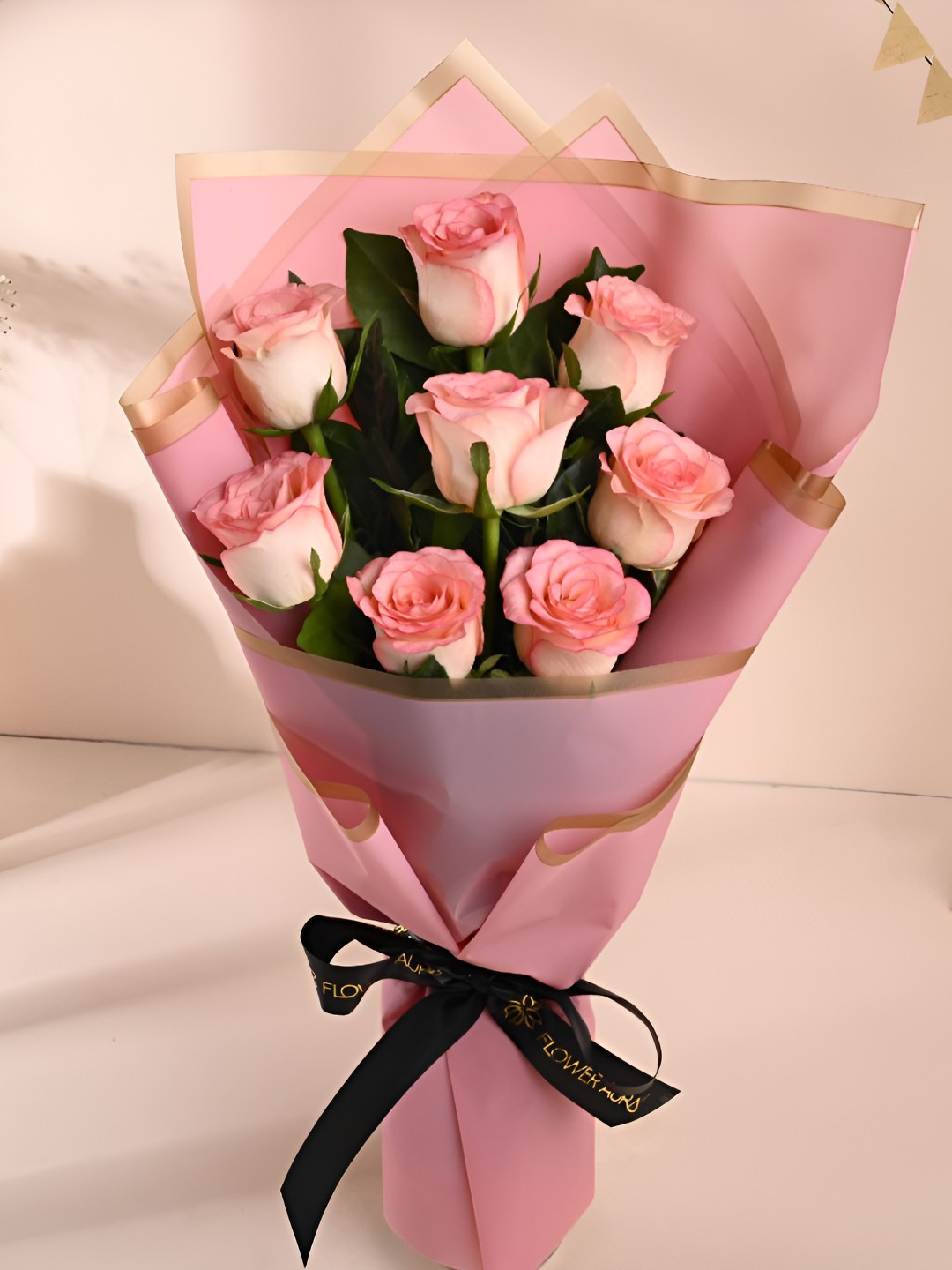 Floweraura Pink and Green 8 Pieces Fresh Live Flower Bouquet 10 cm