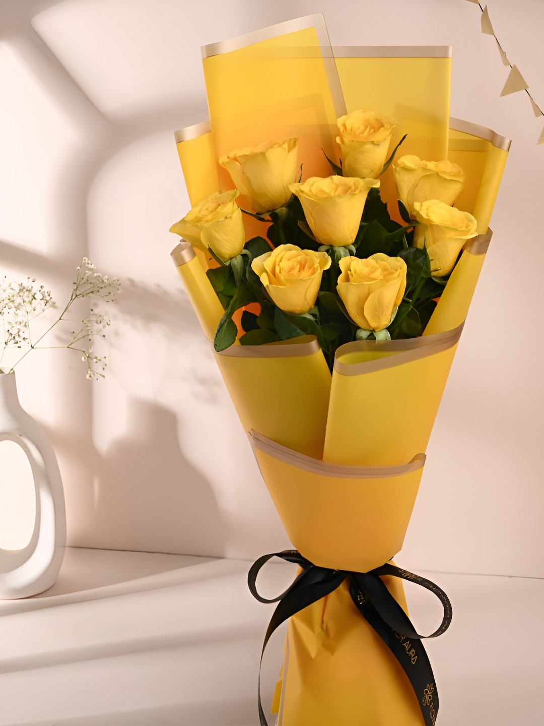 Floweraura Yellow & Green 8 Pieces Fresh Live Roses Flower Bouquet