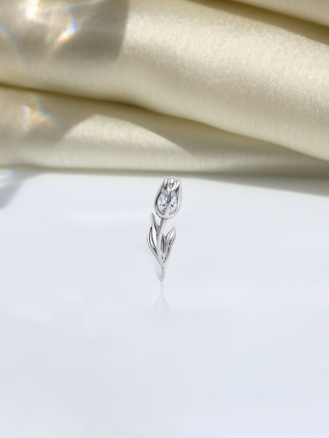 HighSpark 92.5 Sterling Silver Cubic Zirconia Studded Rose Flower Solitaire Pendant