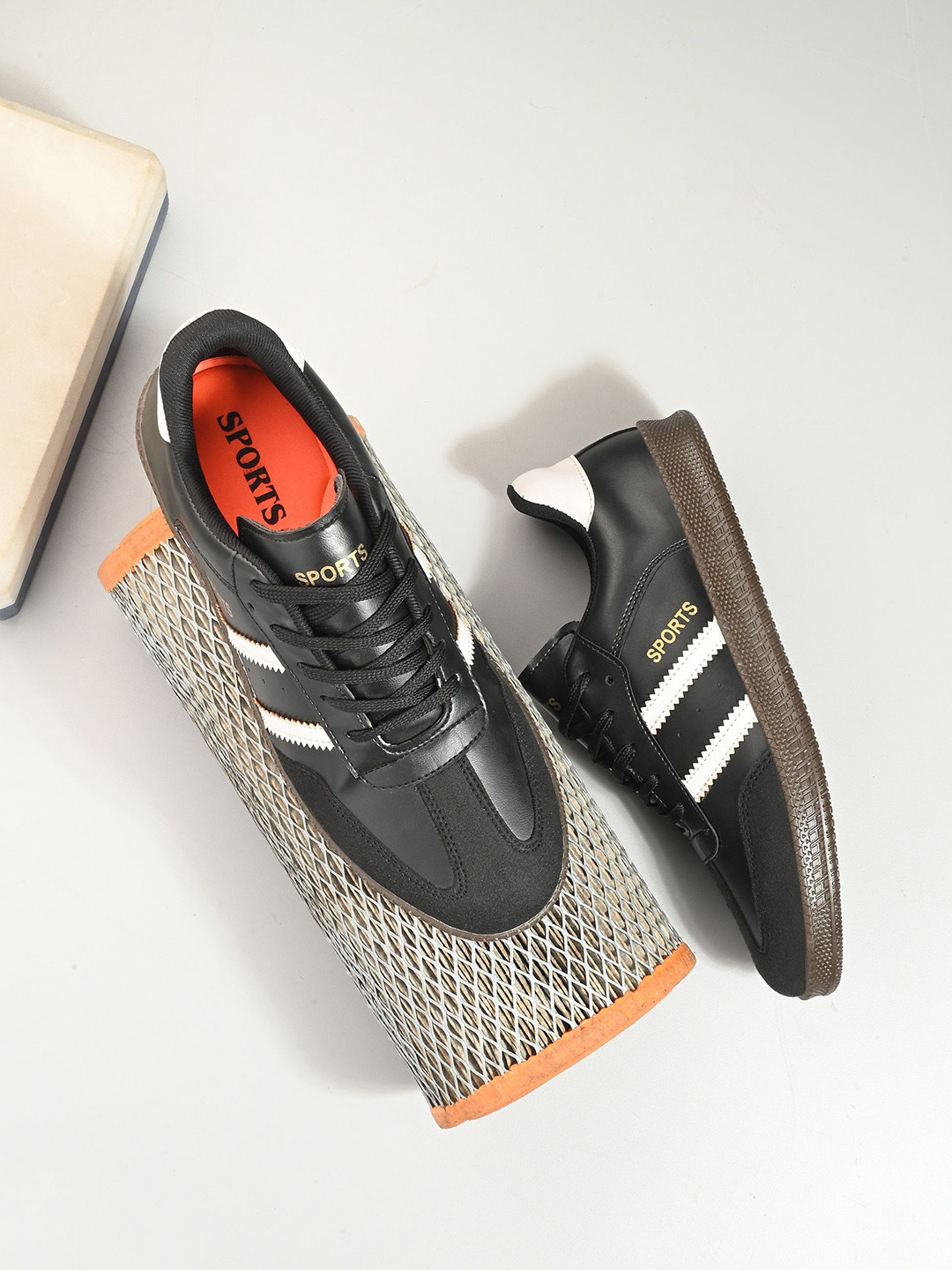Layasa Men Sneakers