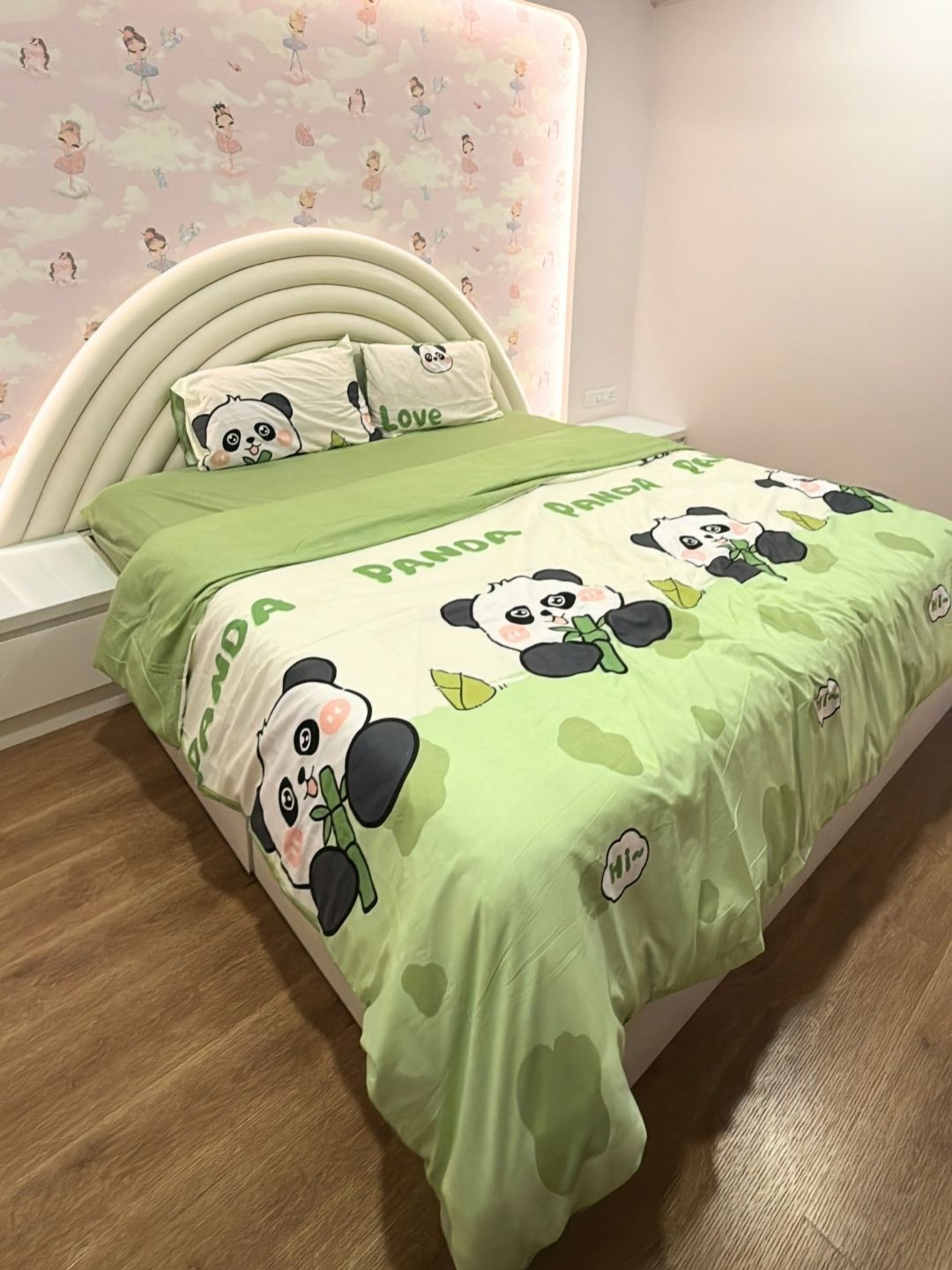 Famyo Green Panda 250 TC King Bedsheet set with fitted bedsheet & 2 pillow covers