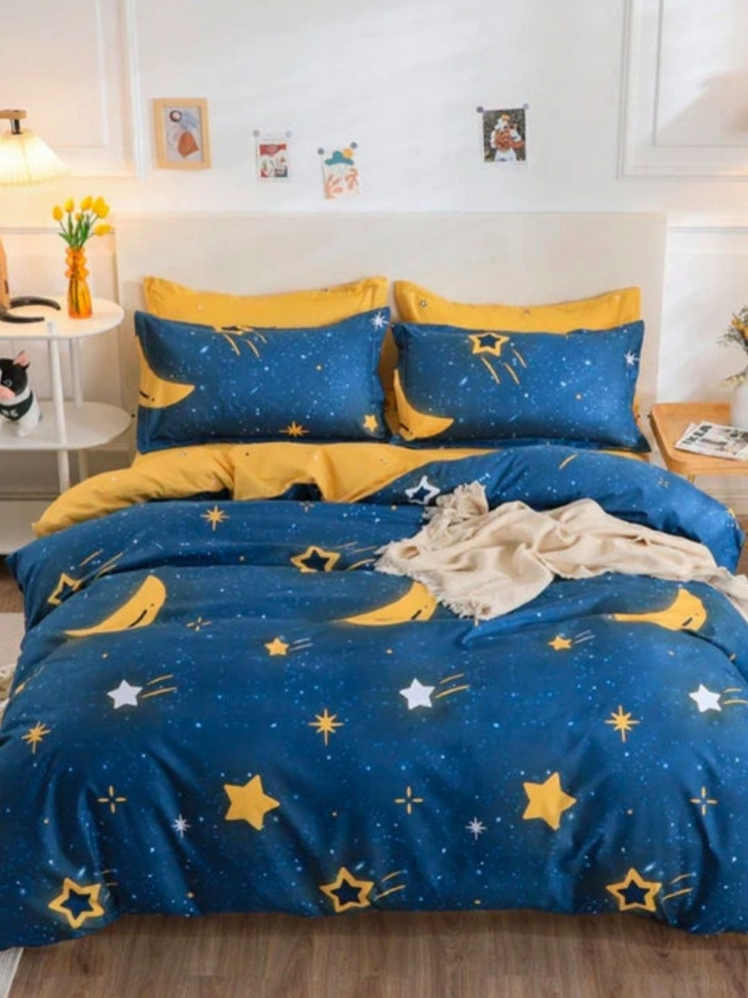 Famyo Comforter with Fitted Bedsheet & 2 Pillow Covers