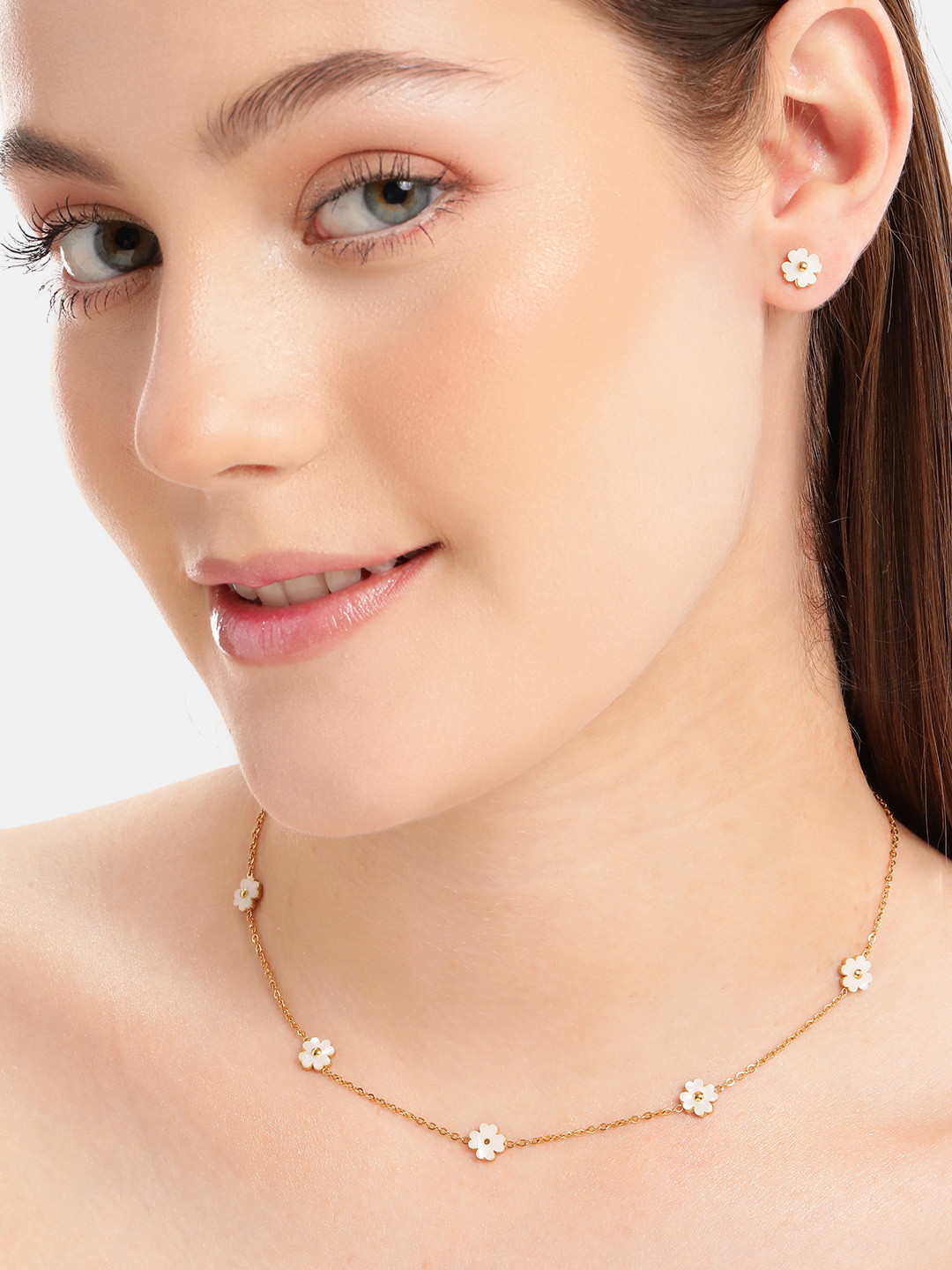 DressBerry Flower Design Stone Studded Jewellery Set