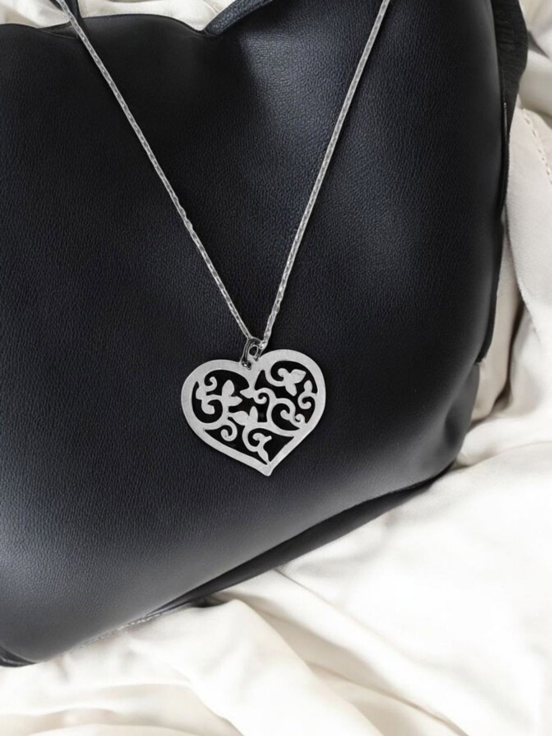DressBerry 925 Sterling Silver Plated Timeless Romance Heart Charm Pendant With Chain