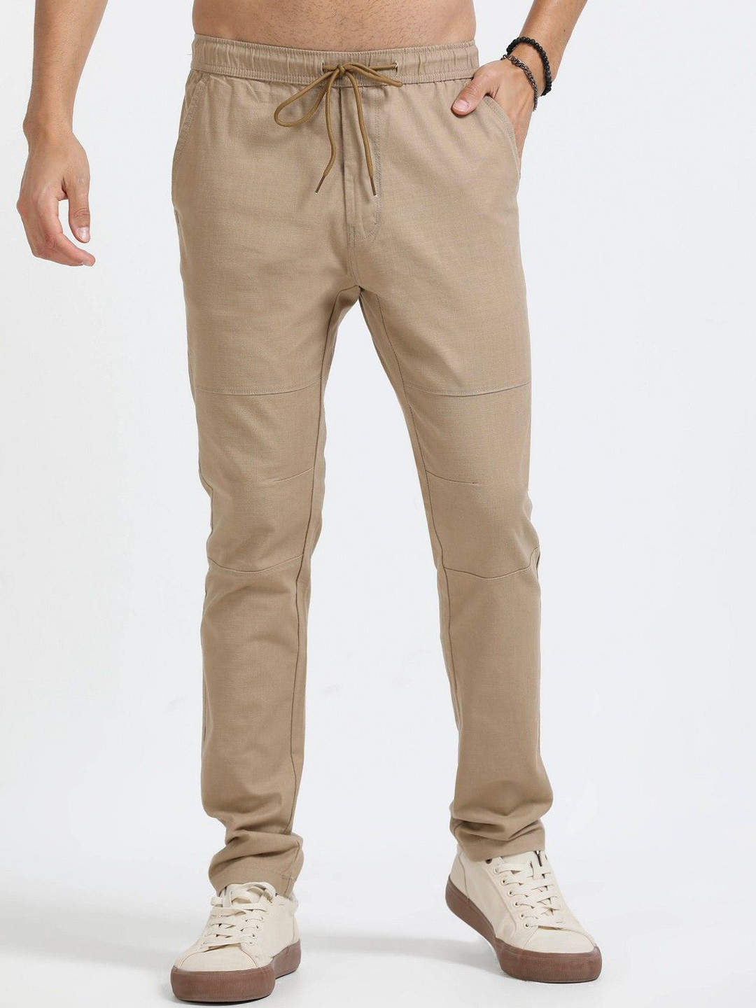 NEVER NEUD Men Mid-Rise Traveller Trousers