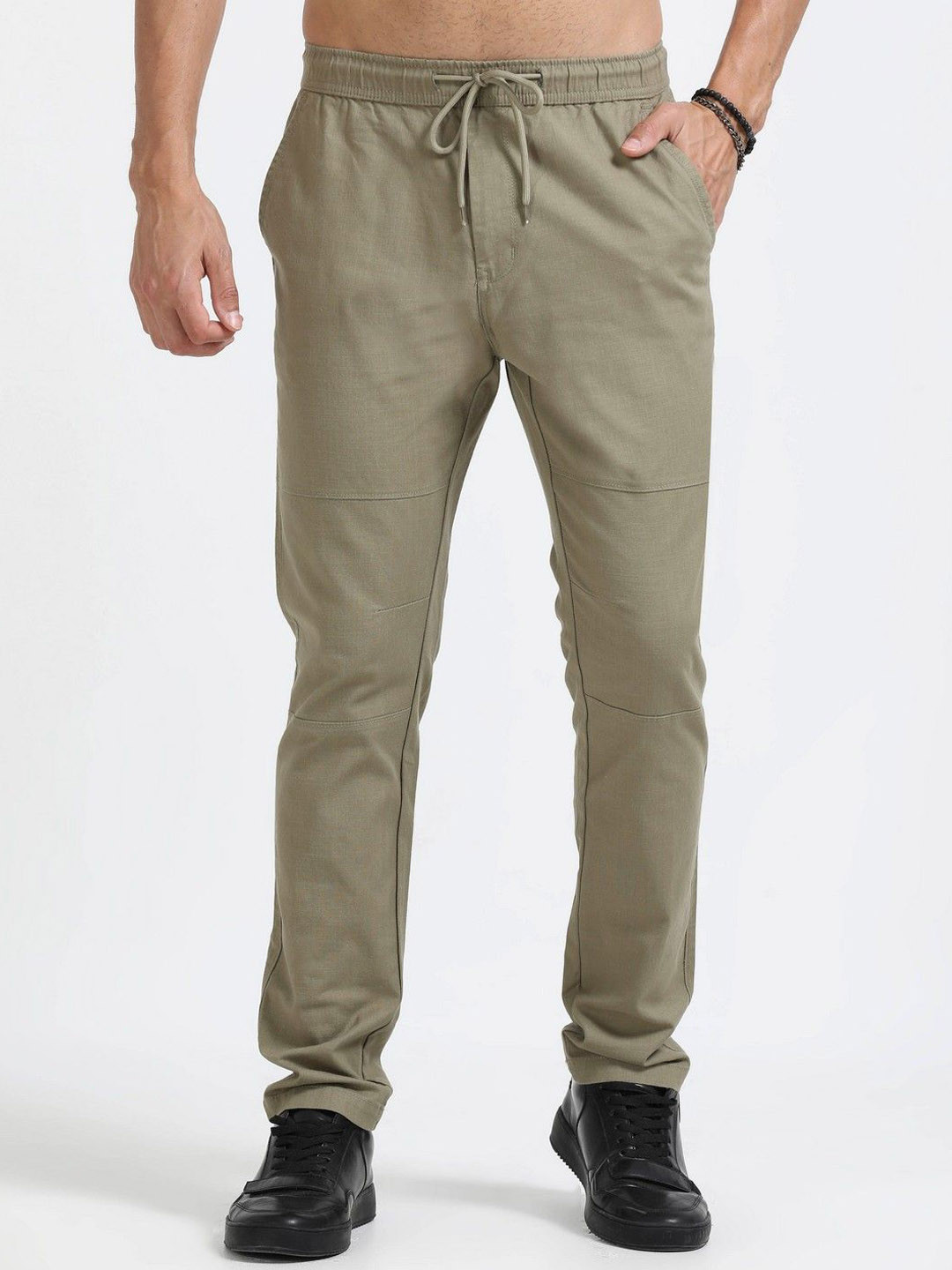 NEVER NEUD Men Relaxed Plain Traveller Trousers